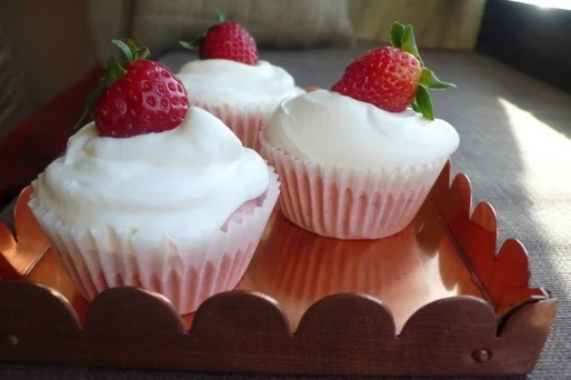 Strawberry Rhubarb Cupcakes