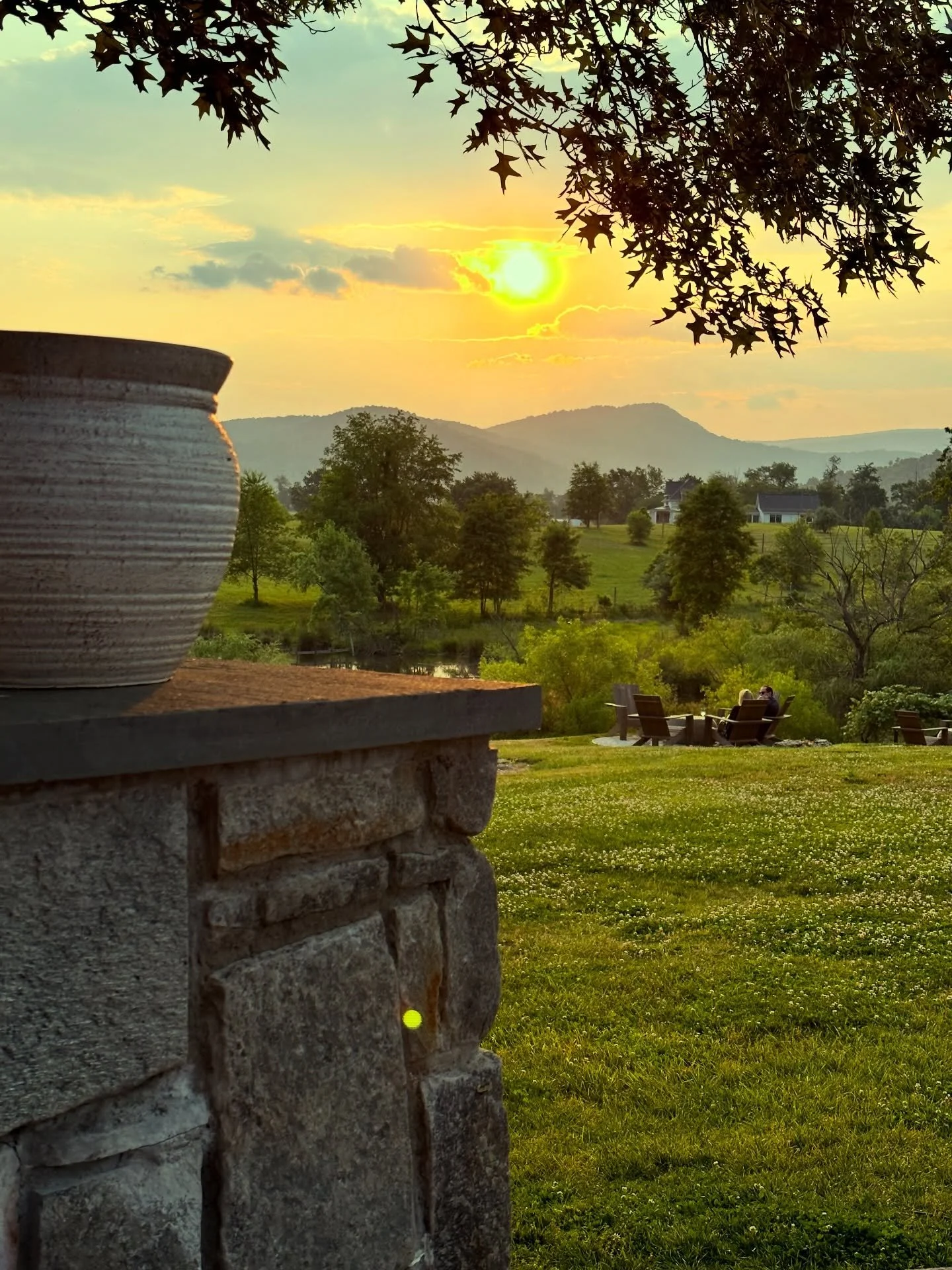 Sunset from the Blue Rock lawn. 🌅

There&rsquo;s nowhere else we&rsquo;d rather be.

#FoothillsProductions #BlueRidge #VirginiaGetaway #SunsetViews #MountainLife

Visit Virginia - Virginia Wineries - Rappahannock County - Things to Do in Virginia - 