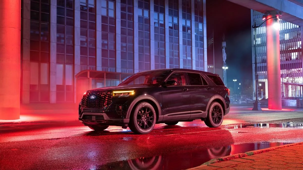 2027_Ford_Explorer_ST_Sinister_sideview.jpg