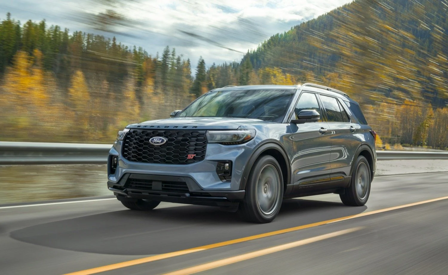 2025-Ford-Explorer-ST-Press-Photos-Exterior-015-front-three-quarters.jpg