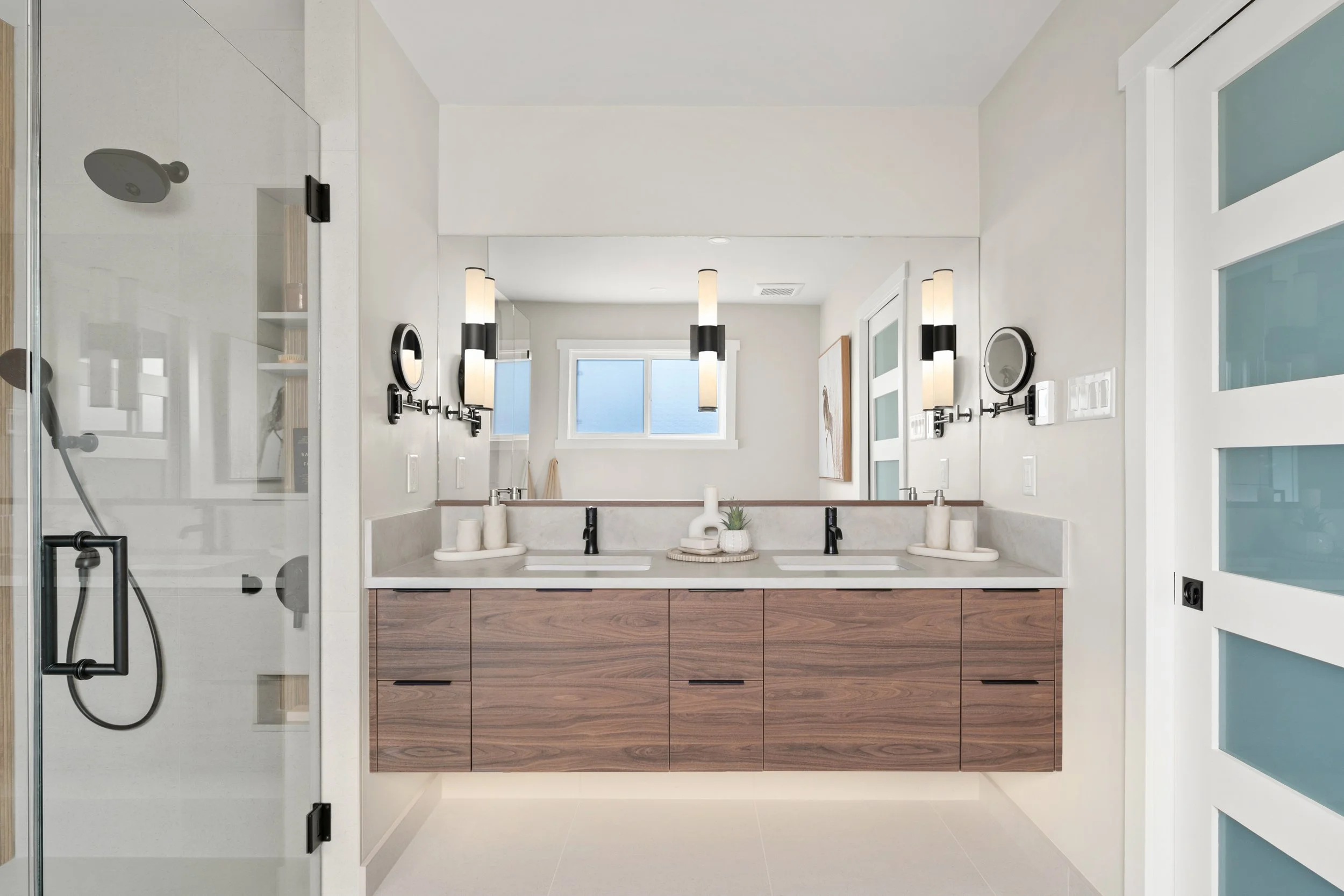Ensuite Vanity