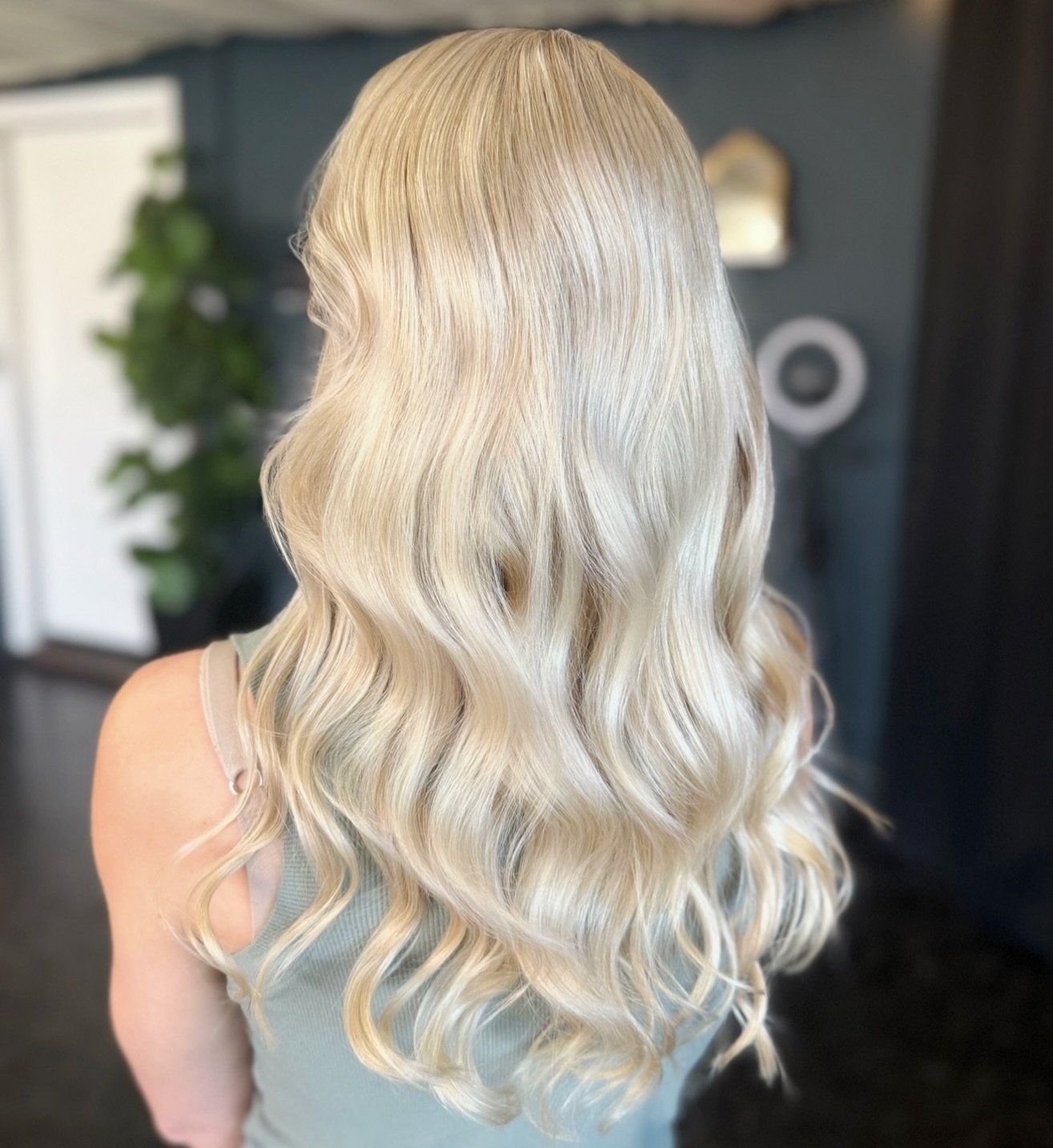 Soft, Bright and Buttery Blonde ✨
@wellahairusa @k18hair 
#hairstyles #haircolor #hairgoals #hairbyme #blondehairdontcare