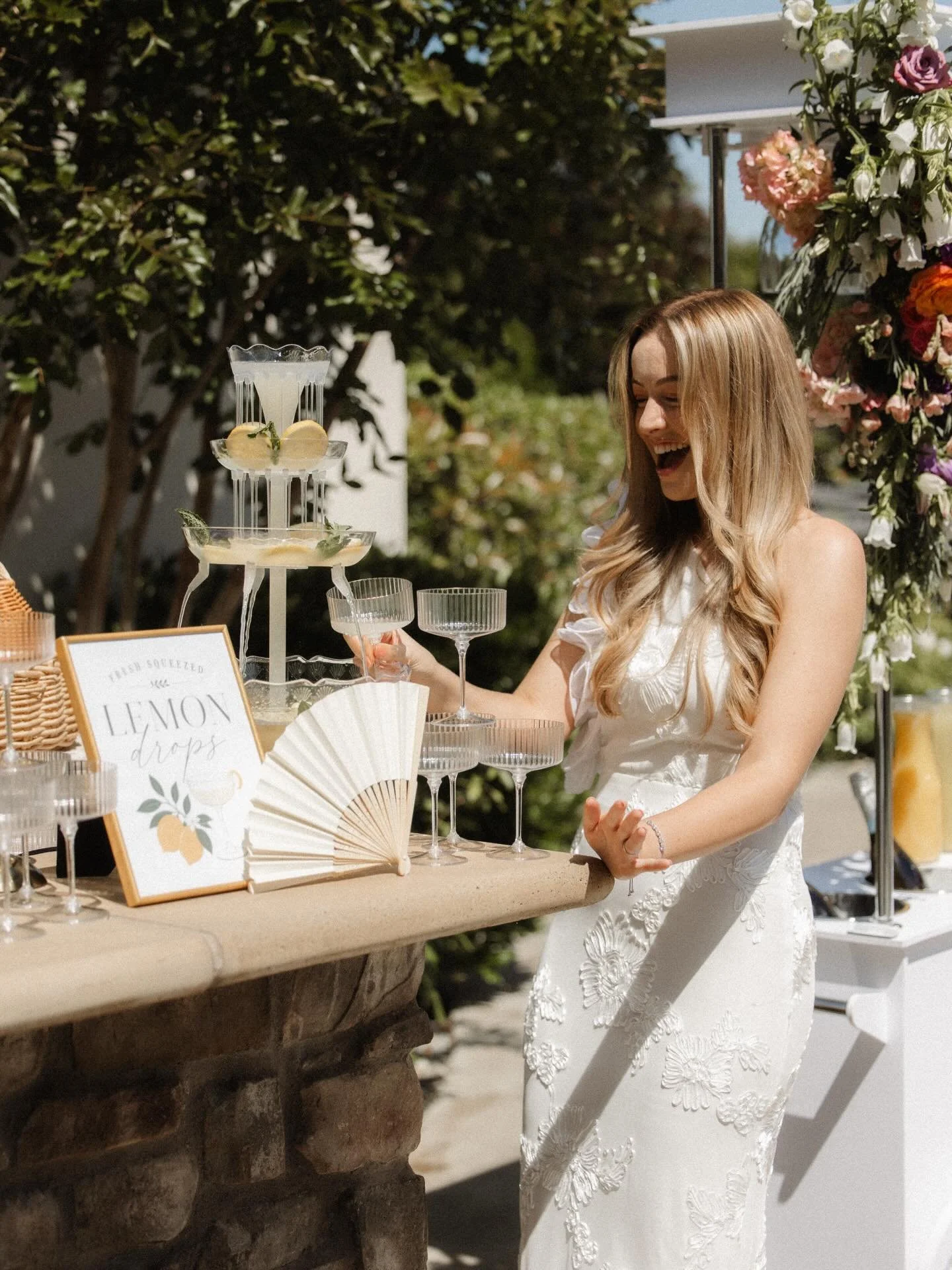 Fresh Off The Market FUN 💐

Dream Team:
@mosaiccoffeecartco 
@_bennettblooms 
@keekeeshaye 
@sister_sandy_rose
@cteventrental