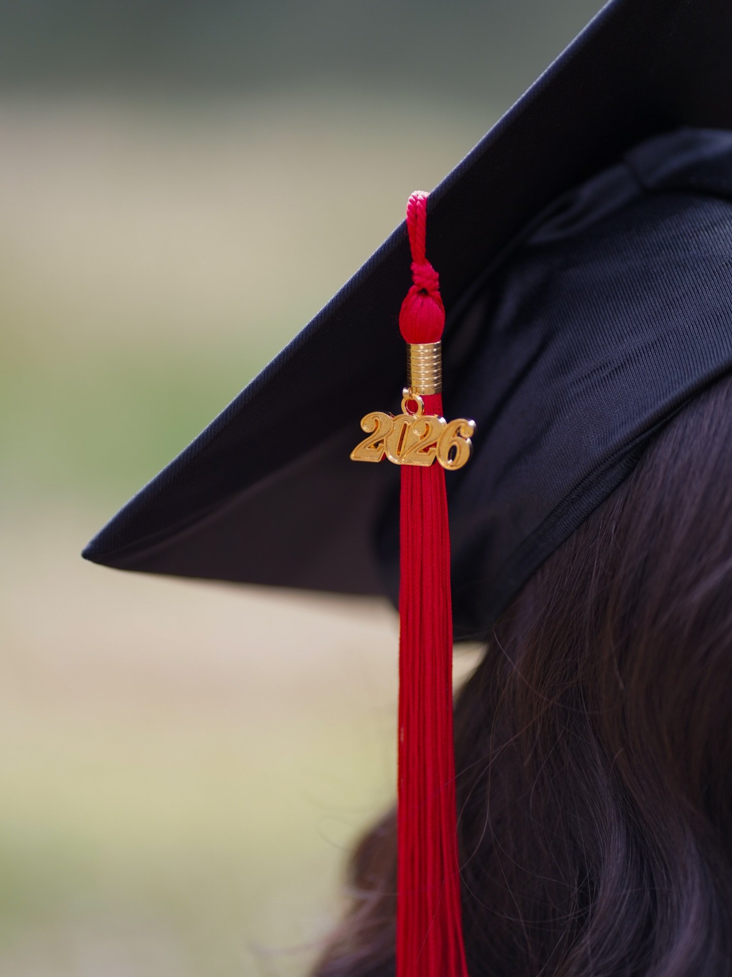 Hey 2026 grads 🎓
Now booking graduation shoots - dm to schedule!