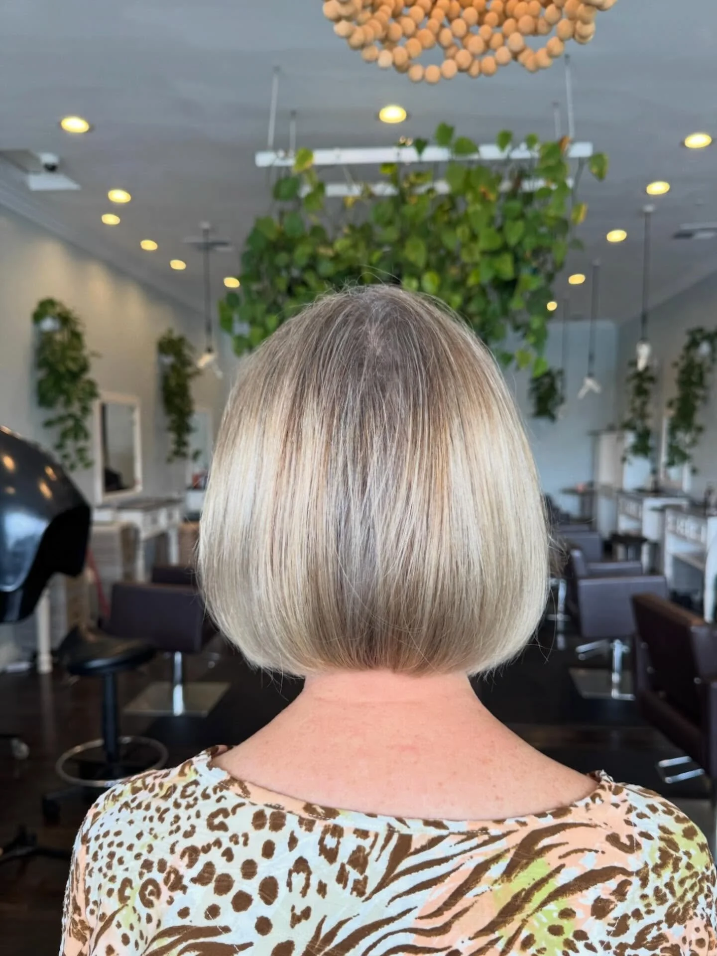 There&rsquo;s just something about a cute bob 🤍

Stylist: Rebecca @hairbyrjbates 

Call 760 529 5947 
Or book online https://www.vagaro.com/thehairparlour 

#oceansidehairsalon #oceansidehairstylist #northcountysandiego #sandiegohair #sandiegohairst