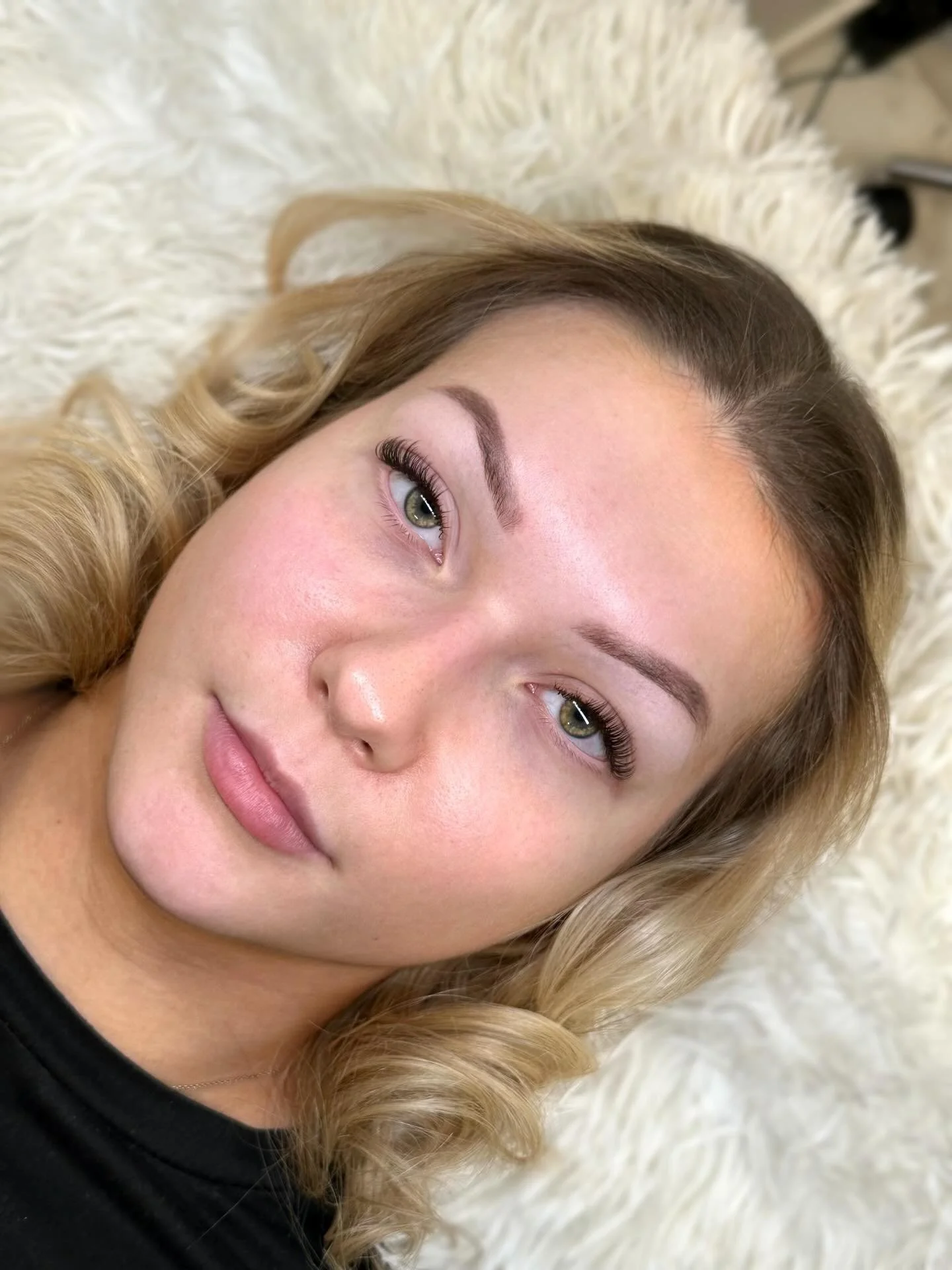 Saran tekem&auml;t kes&auml;ripset 💛

Haaveiletko kes&auml;ksi ripsist&auml;? Me tehd&auml;&auml;n ammattitaidolla just sulle sopivat ja kauniit ripsienpidennykset, linkki biossa ajanvaraukseen 🌞