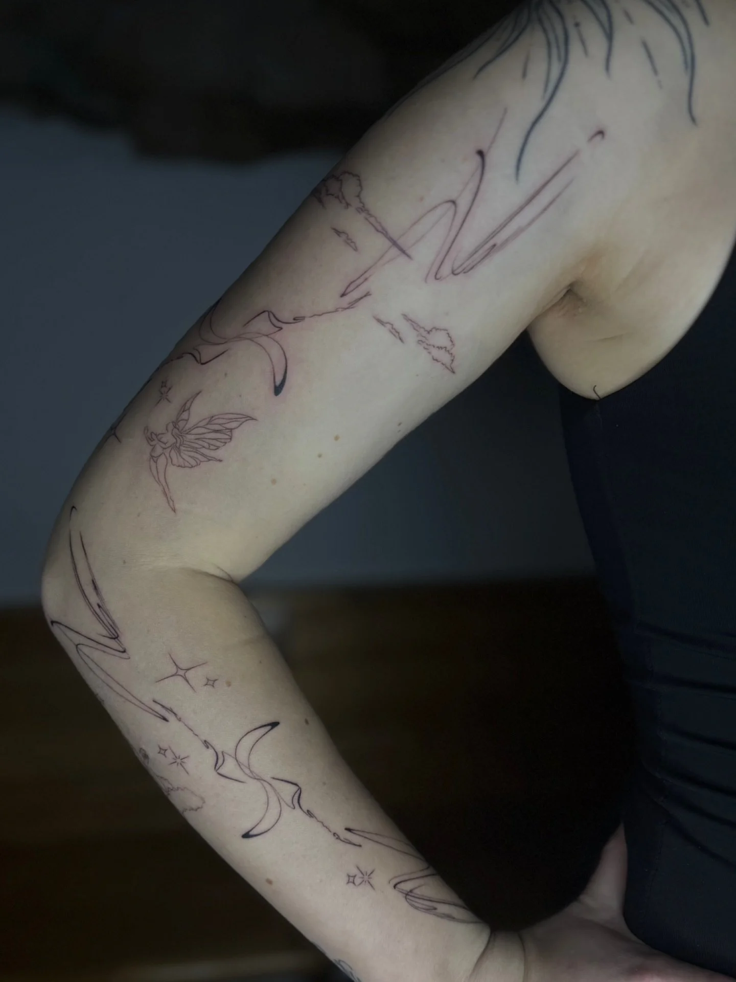 abstract lines that feel like writing, without being a word.
Part of a fine line sleeve we created together, built step by step with flow and intention.

So much fun developing this whole piece together &mdash; we were both in love with the result.

