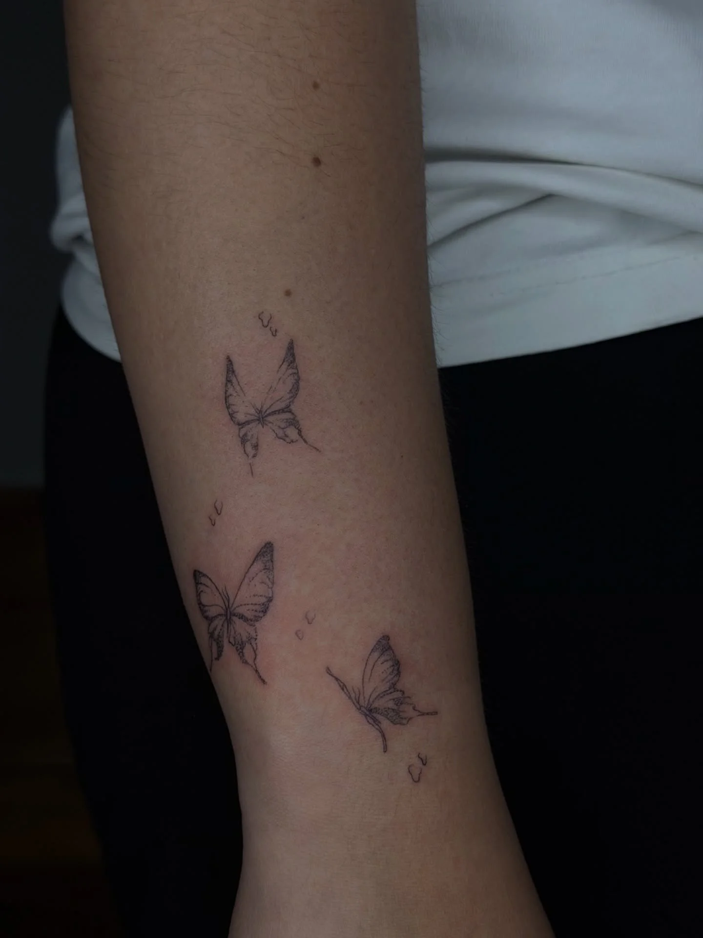 A set of butterflies created in different variations for her to choose from &mdash; each one soft, delicate, and slightly unique.
She found the one that felt right for her, and we both loved the final result.

I always enjoy giving clients different 
