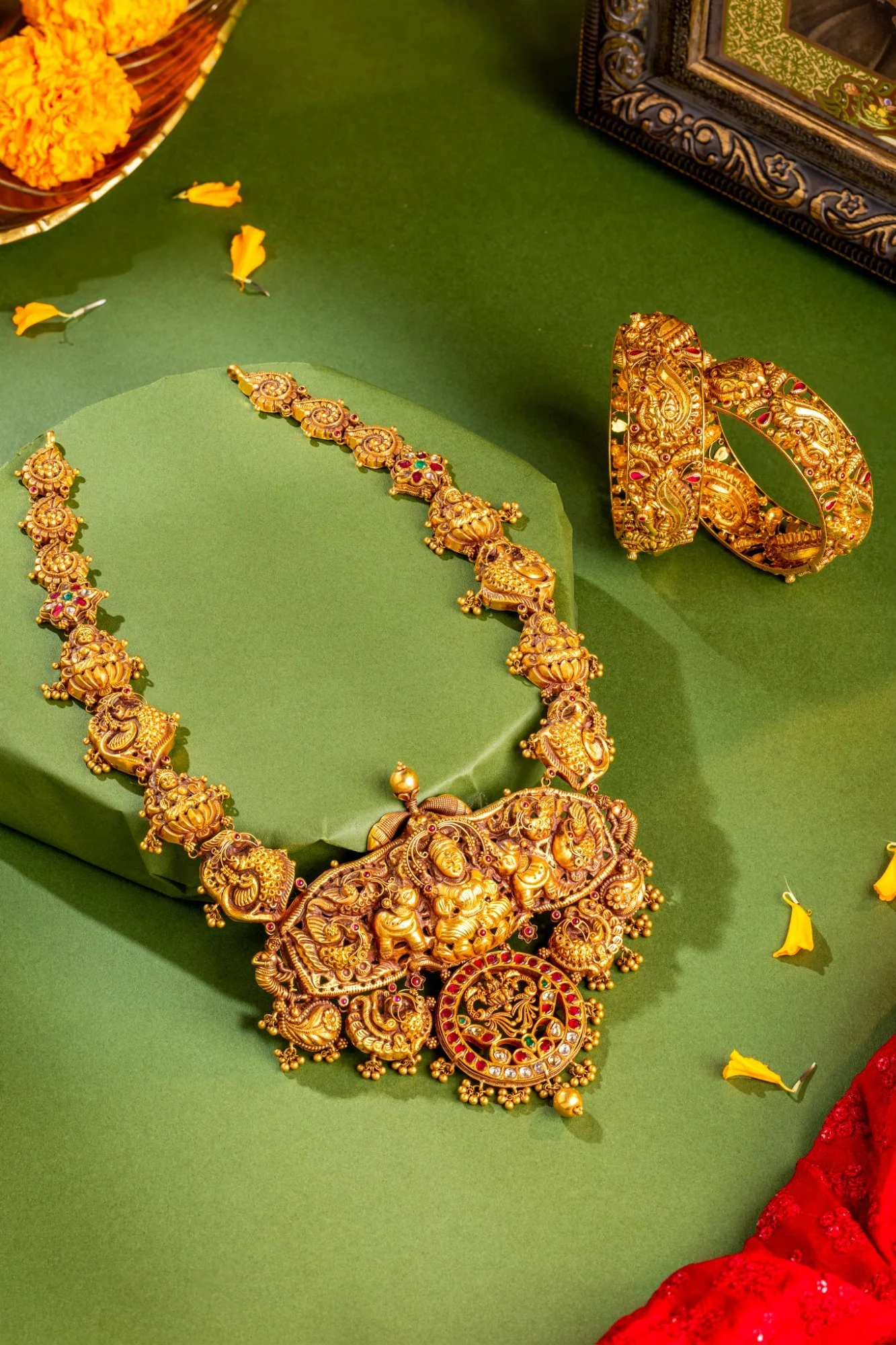 Meenakari and Nakshi Work: The Craft Techniques Behind Heritage Gold