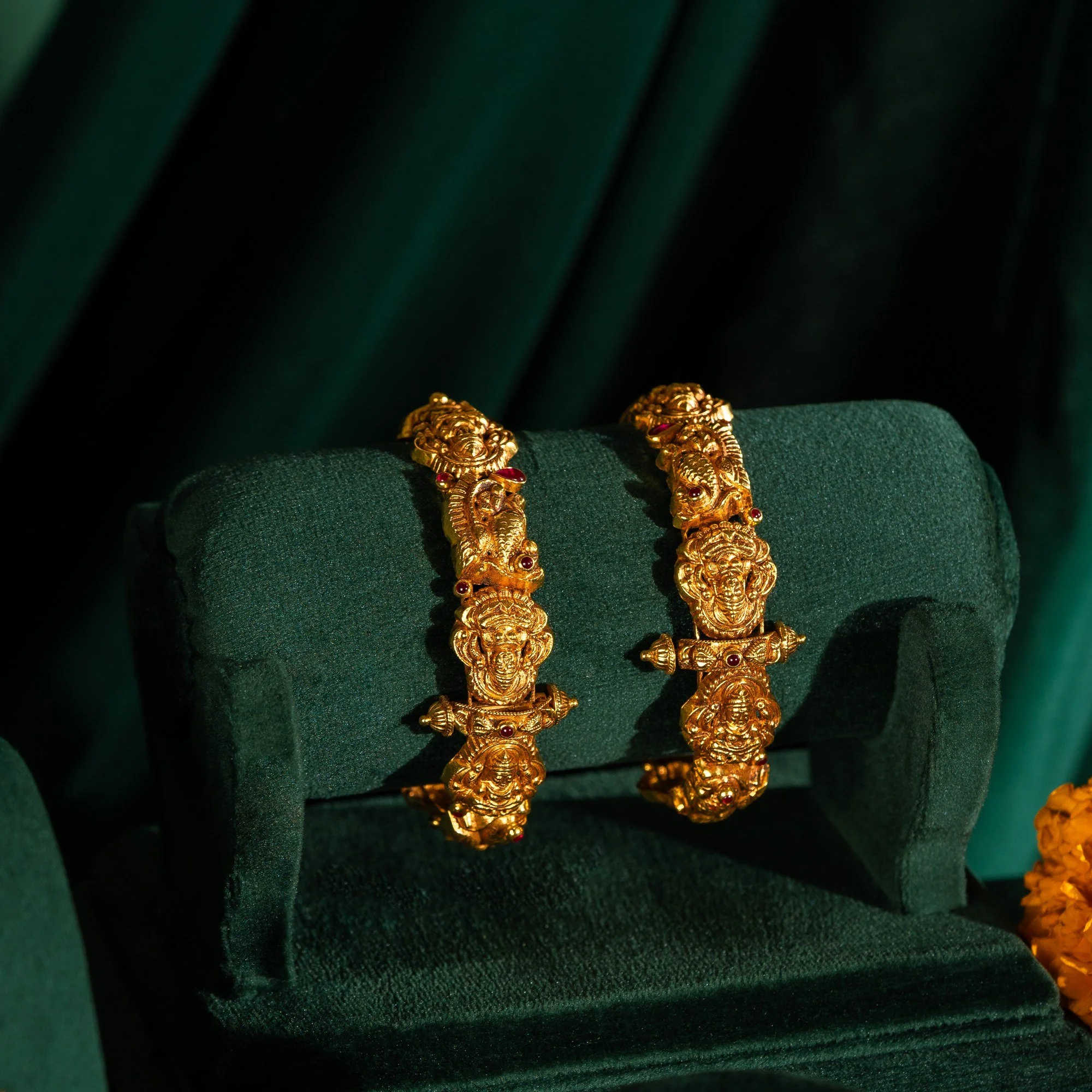 Sankranti 2027 Gifting Guide: Gold for Daughters, Sons-in-Law and Elders