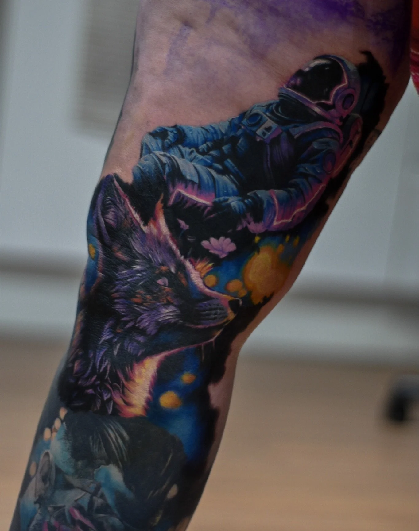 Another session down on @natlie_x &lsquo;s #cyberpunk leg sleeve. This project just gets more fun and very session. This was done over two days! What other cool themes would you like to see as tattoos? 

Done using @inkjecta @inkjectapro @mothtattoos