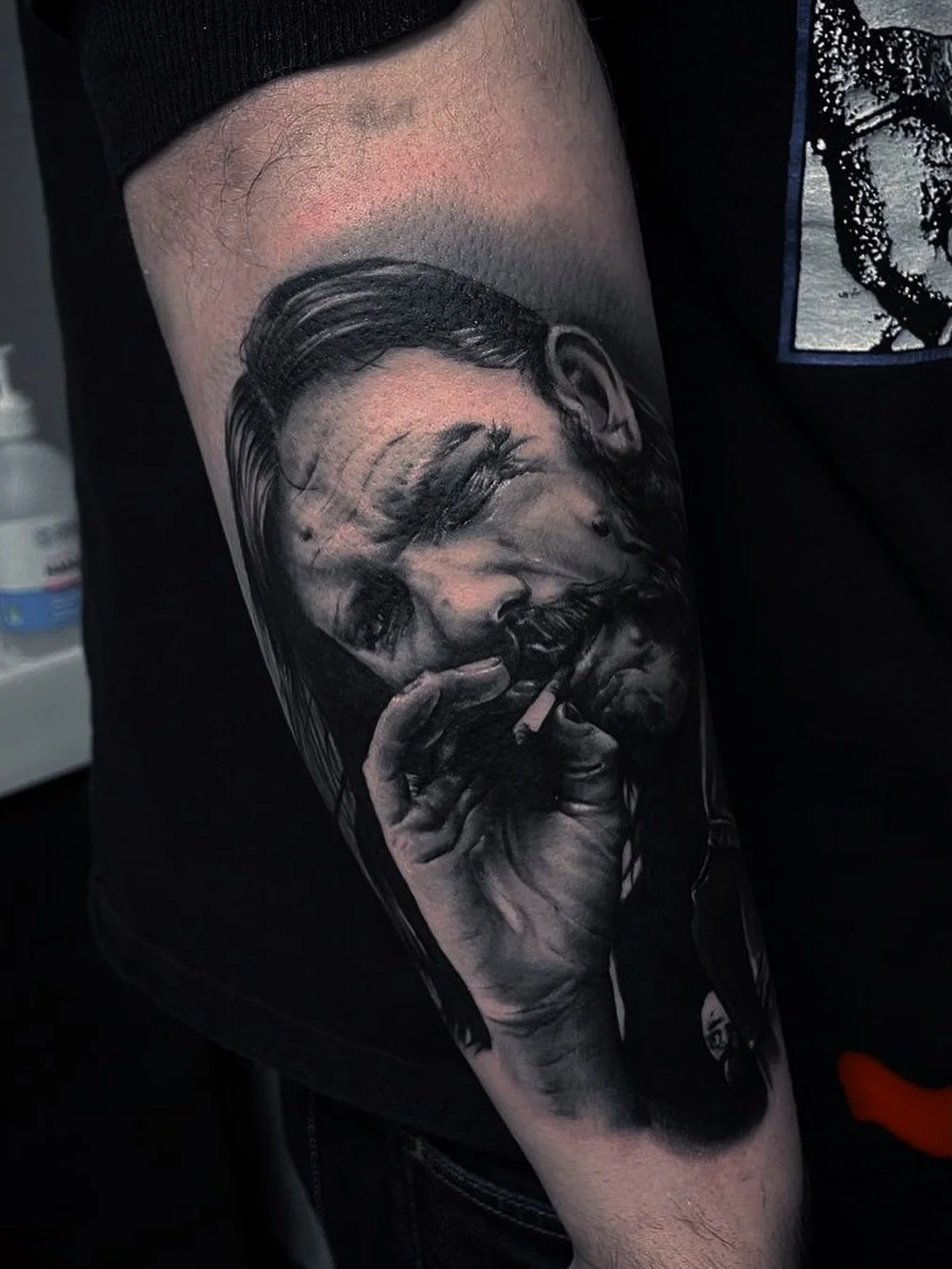 #lemmy of @officialmotorhead 🤘

Done using @inkjecta @inkjectapro @quantum_ink_uk @butterluxe_uk @mothtattoosupplies @killerinktattoo @fraktaltattoosolutions 

#lemmykilmister #mot&ouml;rhead #portraittattoo #portraittattoos