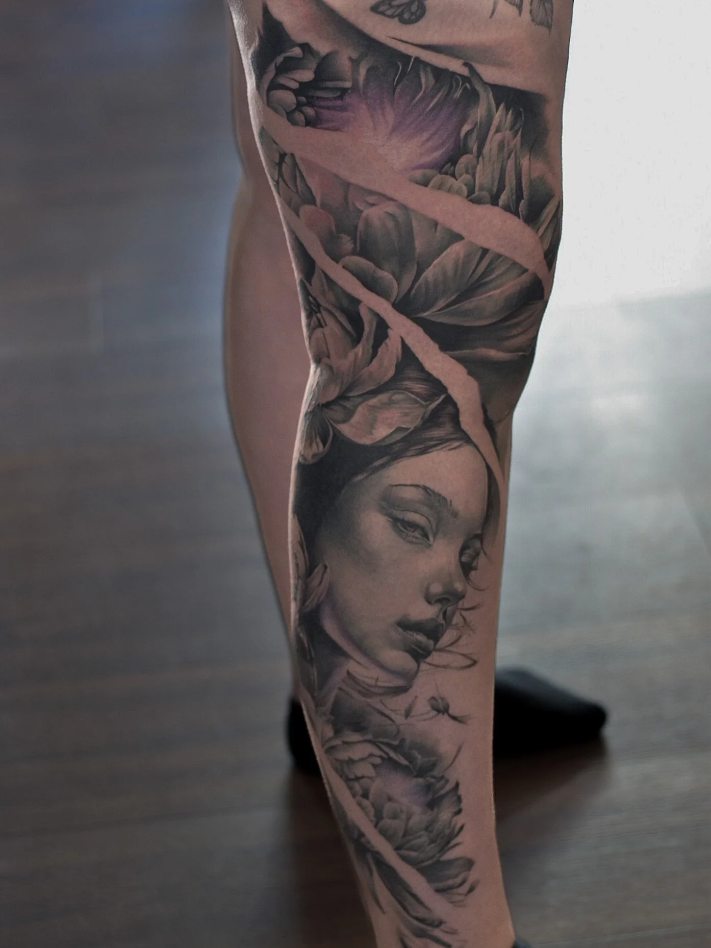 More work on ambers legs sleeve. I&rsquo;m super happy how this project is coming along and my client sits like a rock! I&rsquo;m looking forward to adding to this!

Done using @inkjecta @quantum_ink_uk @quantumtattooinks @mothtattoosupplies @wbjtatt