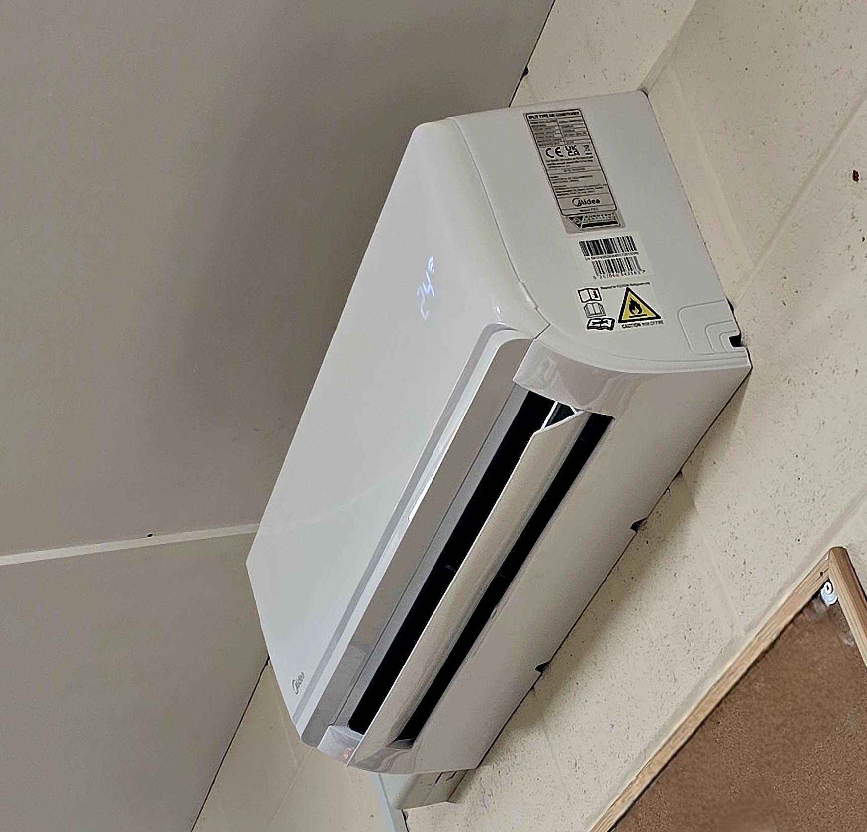 Air conditioning in Residential areas, Commercial rooms. Heating and cooling