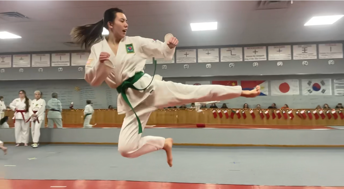 Flying with great green belt form!