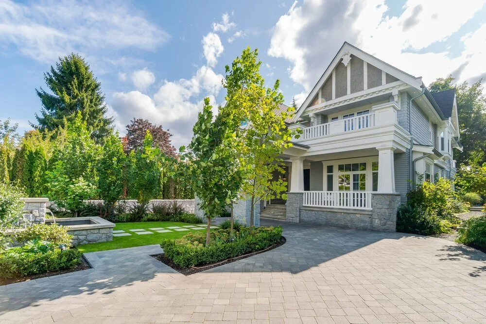 Custom+home+with+stone+driveway+built+by+Batista+properties.jpg