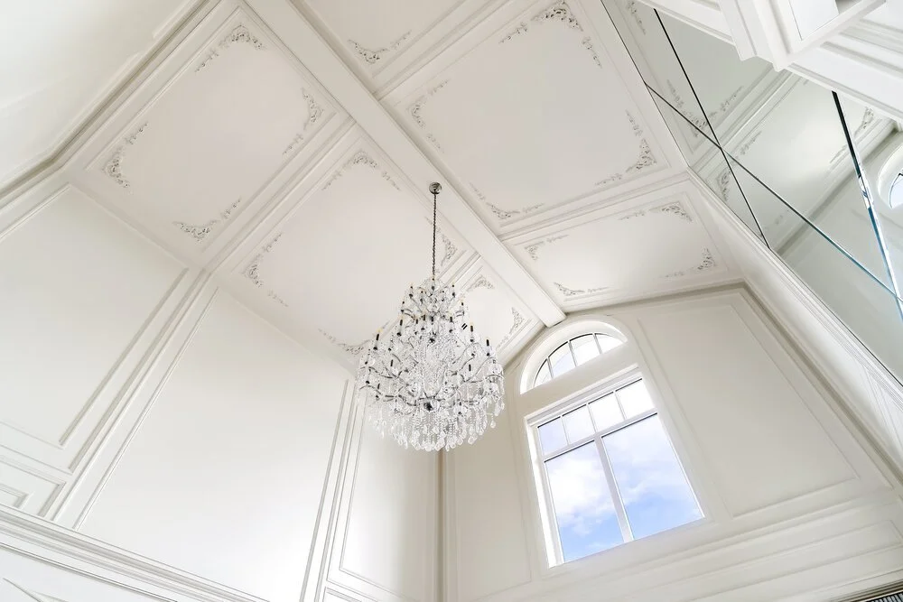 Vaulted+ceiling+with+chandelier+built+by+Batista+properties.jpg