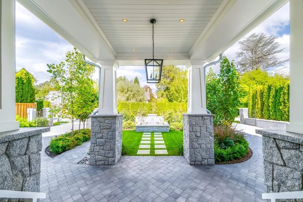 Stione+driveway+and+pillars+built+by+Batista+properties.jpg
