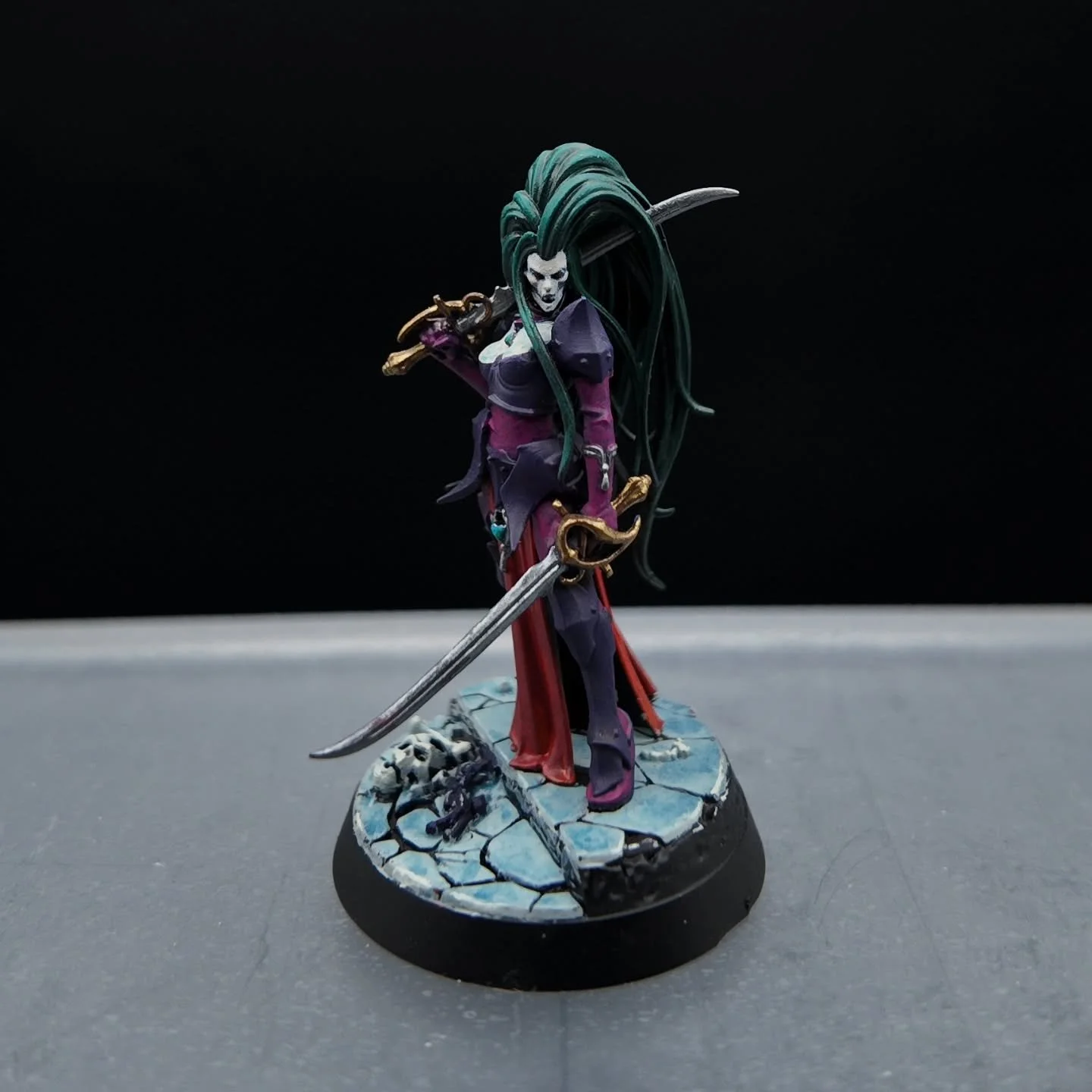 Here is my attempt at Vellas Von Faine from the Crimson Court underworlds warband.
I've never played it, but when the models released I just had to paint her! Please consider following and liking to see updates on the rest of the Crimson Court.
Thank