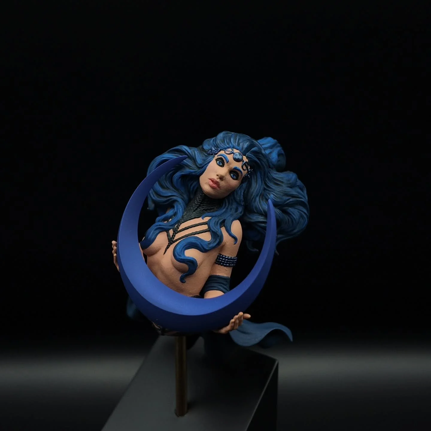Here is a better photo reupload of my @ignisart.miniatures Chors bust from the Slavic Legends collection. This model sat in limbo for years as it was the model I was working on at the time when a family member passed away so it was shelved. Last year