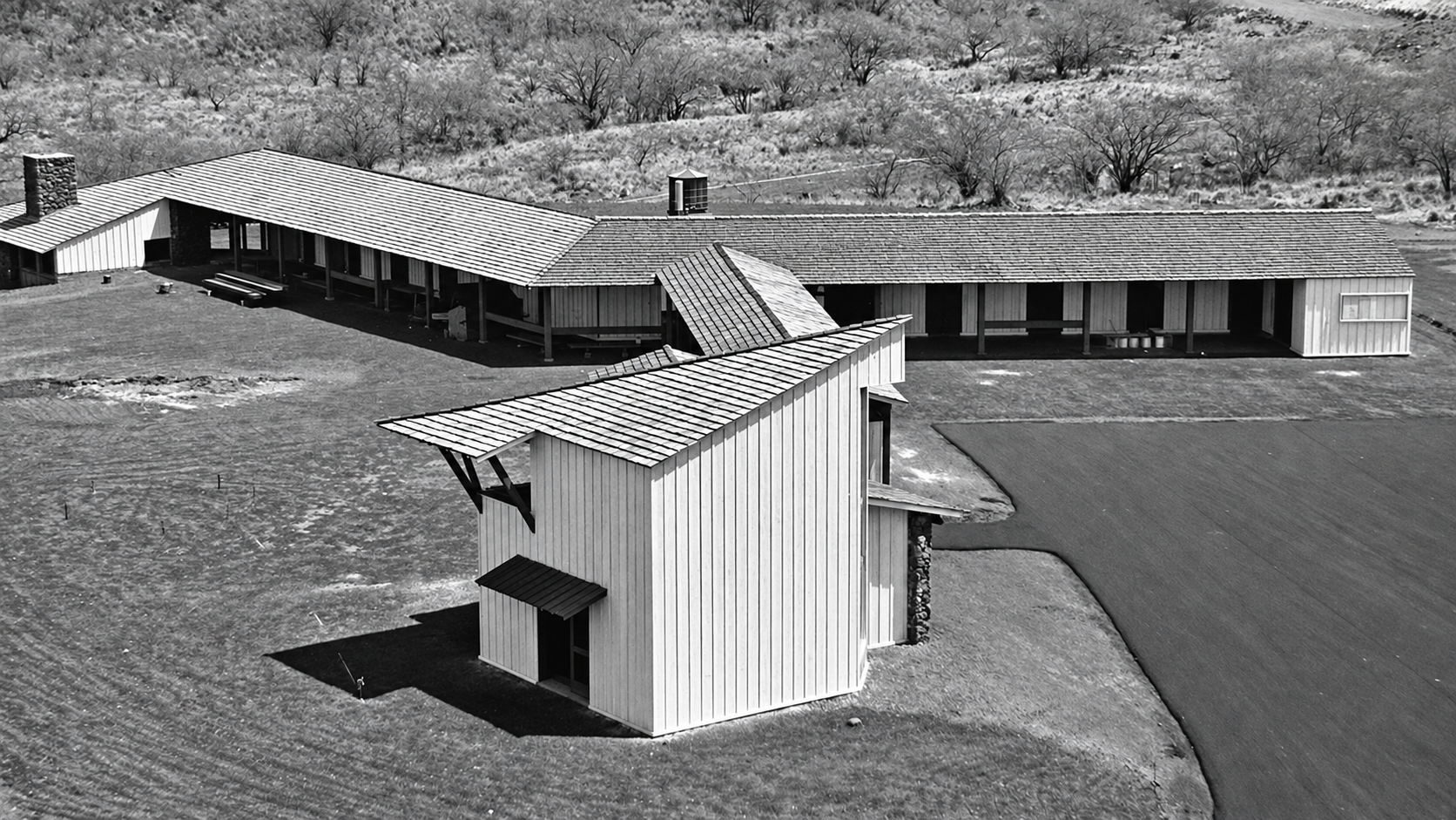 04-Stable-Buildings.png