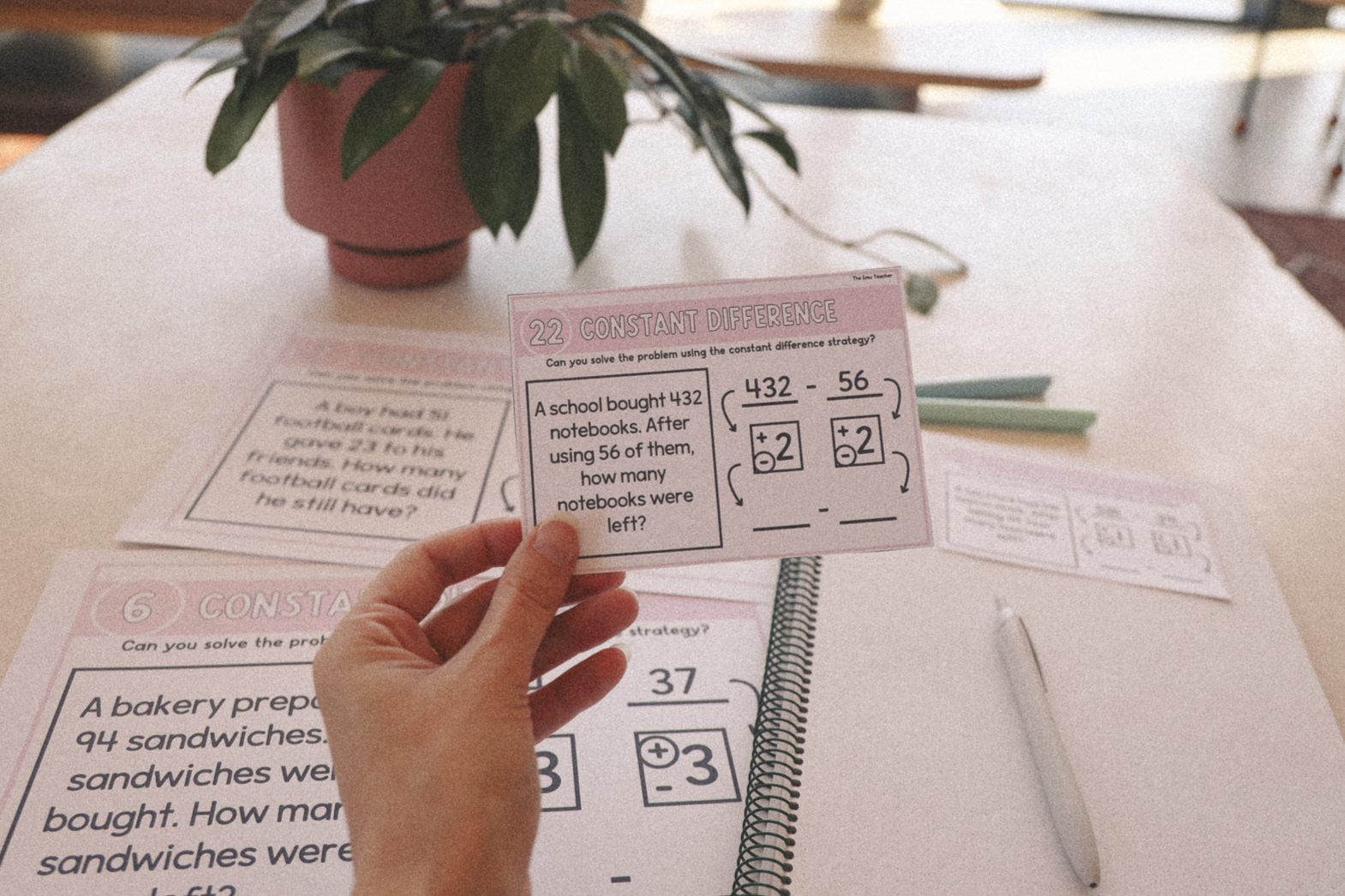 Holding teaching resource of constant difference card.