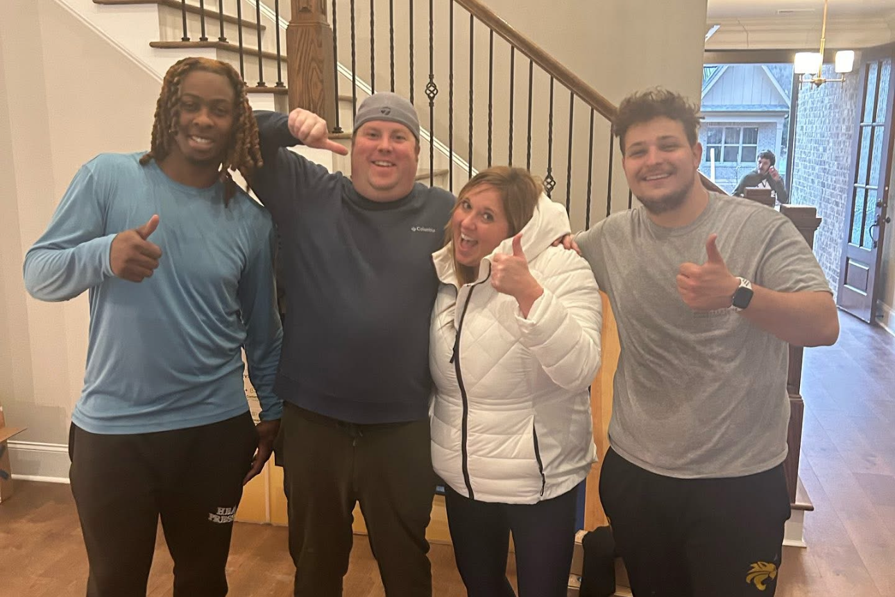 4 Movers + Truck - $240/hr