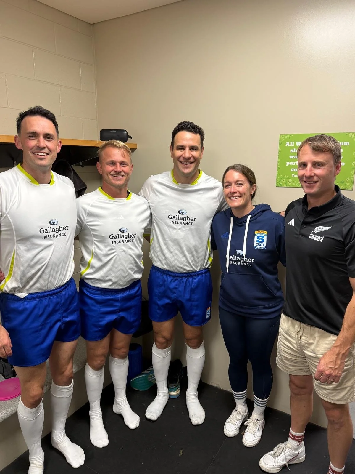Extra time is always a thriller 🔥 great to have the full pod back in action for game day #teammates 

Slide 3 - the hardest decisions my ARs came across that night 🍔