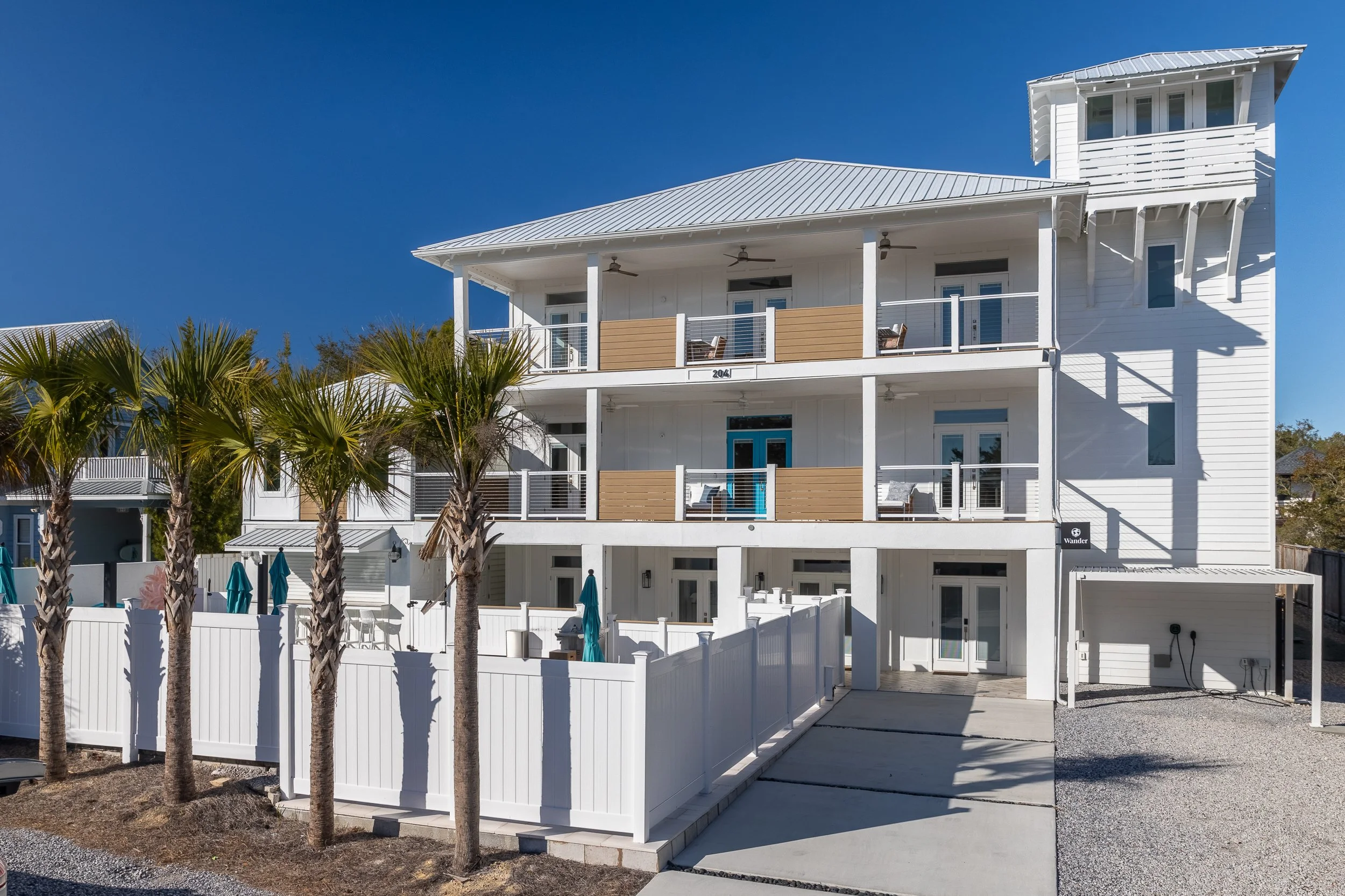 The Guest Experience Gap: Why LuxuryTravelers Are Choosing Properties — NotJust Homes