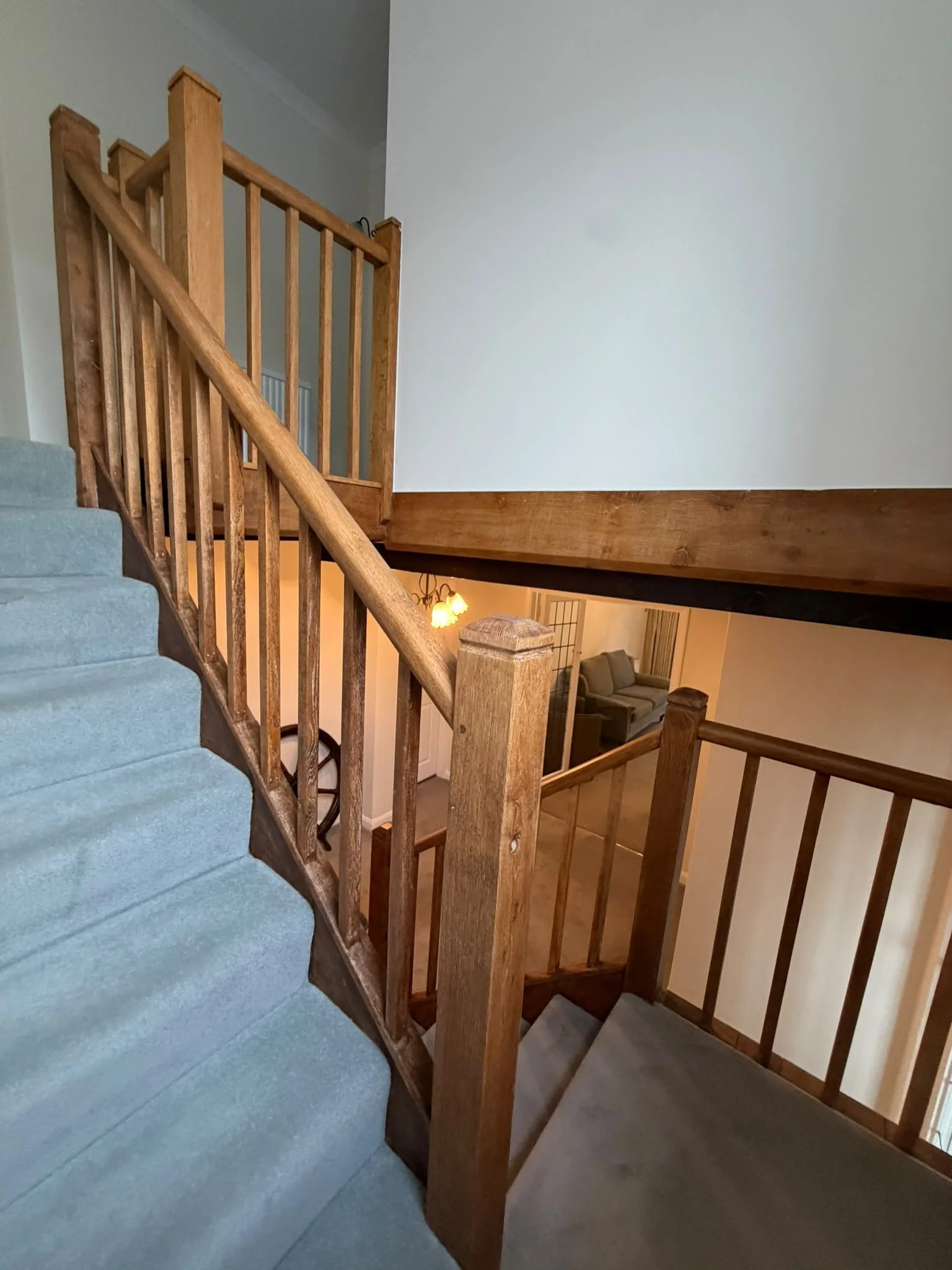 oak-newel-post-handrail-spindles-finished.jpg