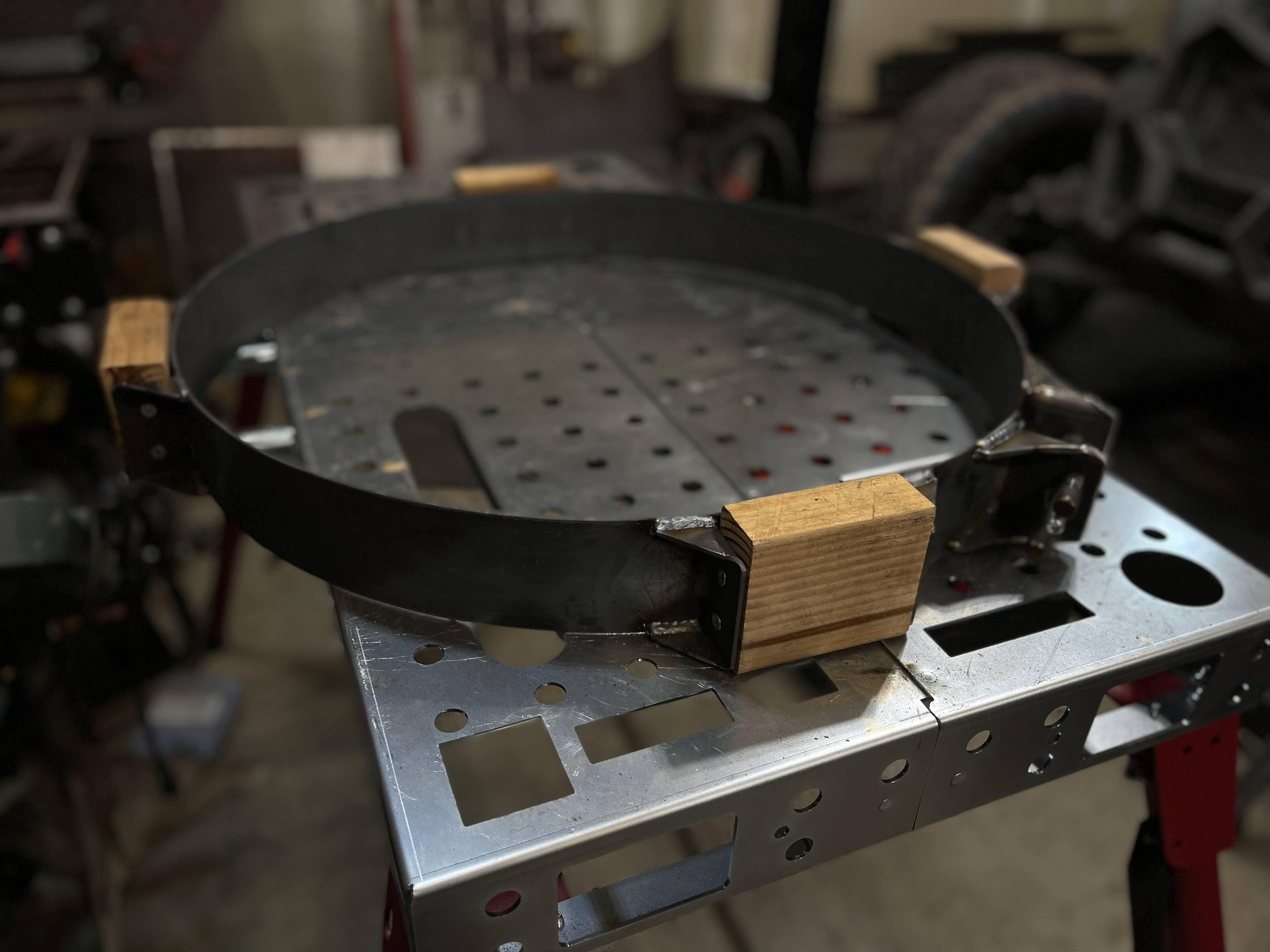 Brace for concrete pillars