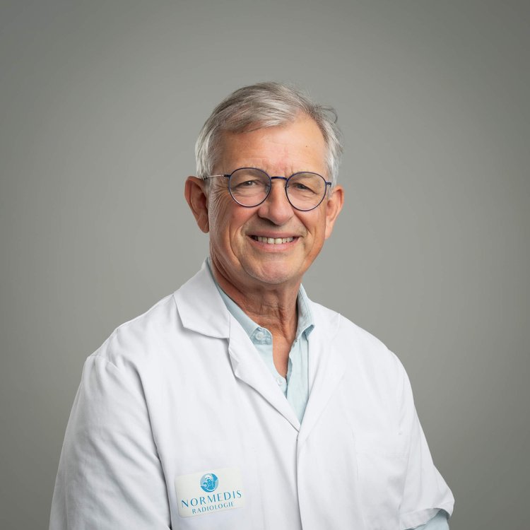 Portrait du Dr Alain Salaün, radiologue du groupe Normedis en Normandie