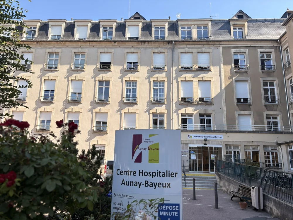 Façade du Centre Hospitalier Aunay-Bayeux, site d'imagerie Normedis à Bayeux
