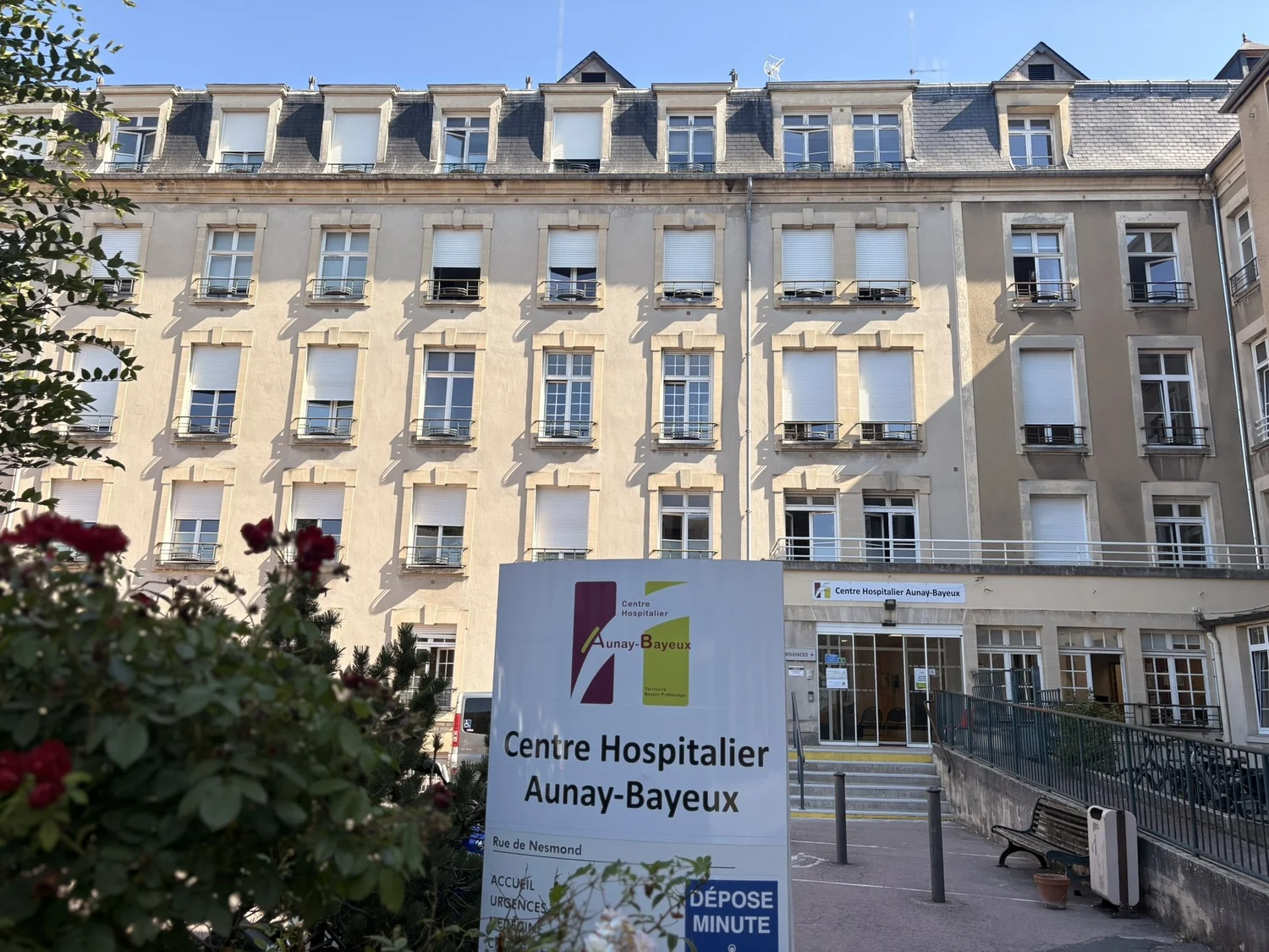 Bâtiment de l'hôpital de Bayeux, site Normedis Bayeux Hôpital
