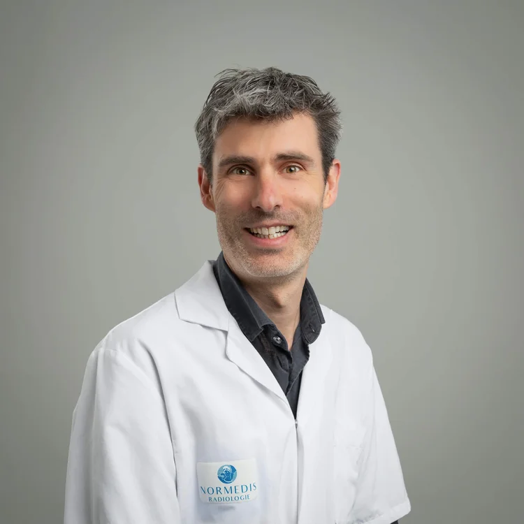 Portrait du Dr Mathieu Namur, radiologue du groupe Normedis en Normandie