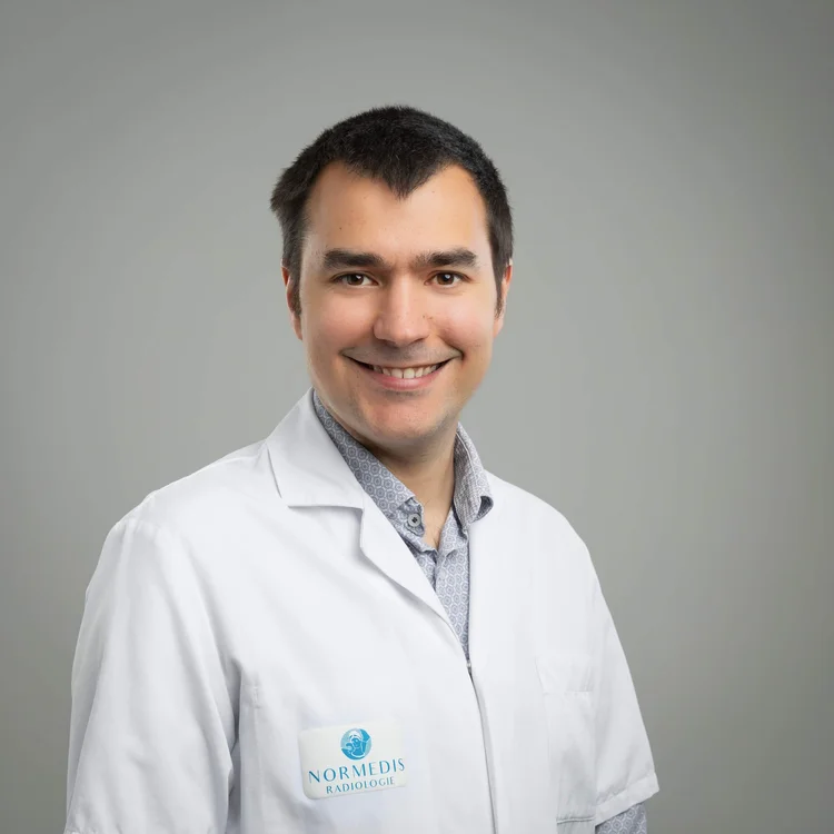 Portrait du Dr Vincent Gennevieve, radiologue du groupe Normedis en Normandie