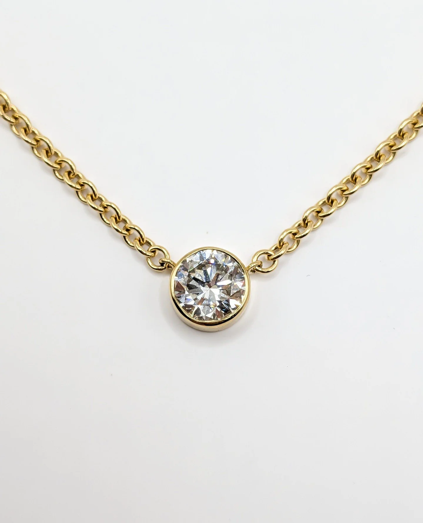 A new, dazzling 3.19ct diamond necklace. Need we say more?