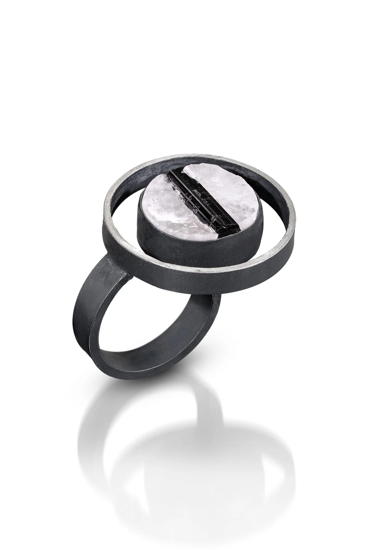 R_Circle_Quartz (1).jpg