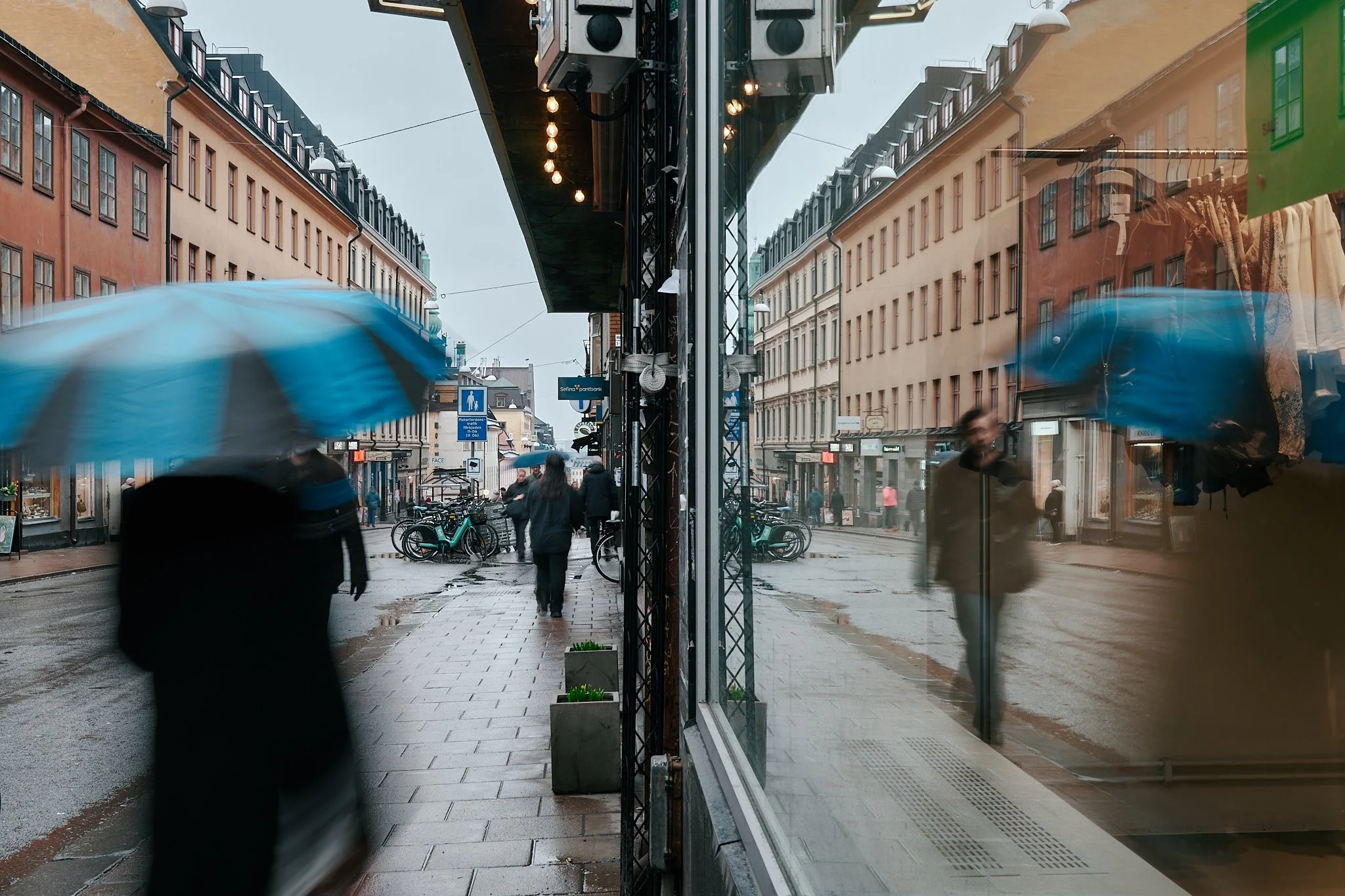 Stockholm, umbrellas, and photowalking in the rain