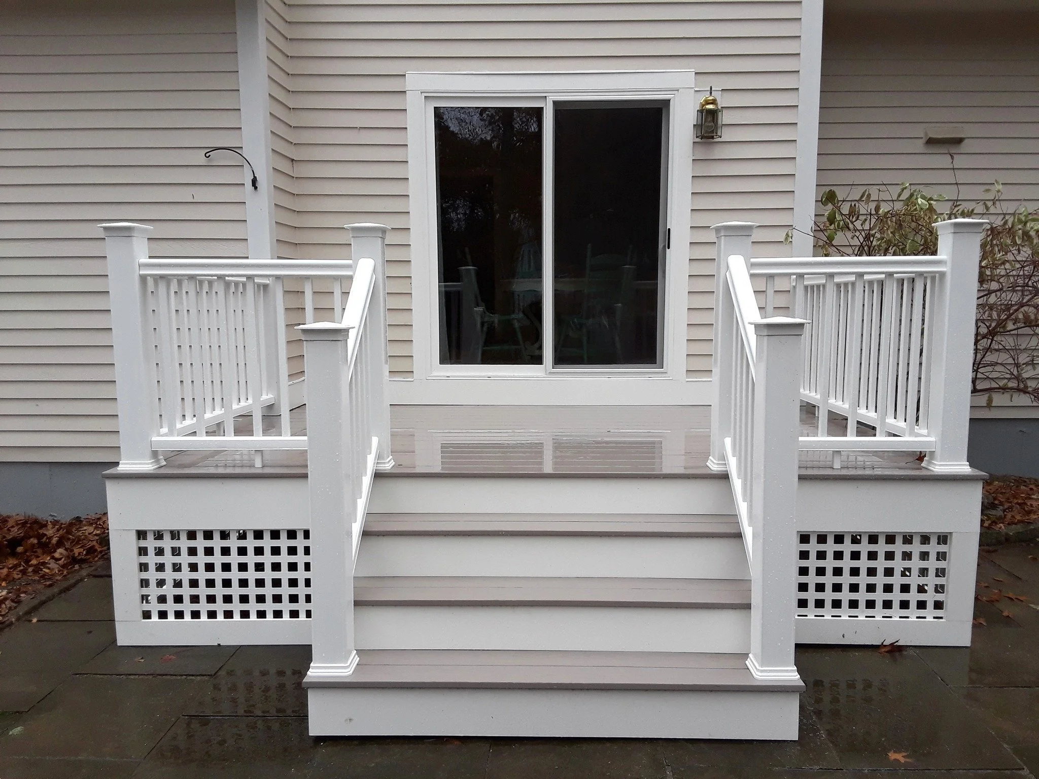 Front steps don&rsquo;t just add value. They set the first impression.

...and first impressions are what buyers make decisions on.

If your front steps are worn, outdated, or not something you&rsquo;re proud of, it might be time.

🔨 pricerightconst