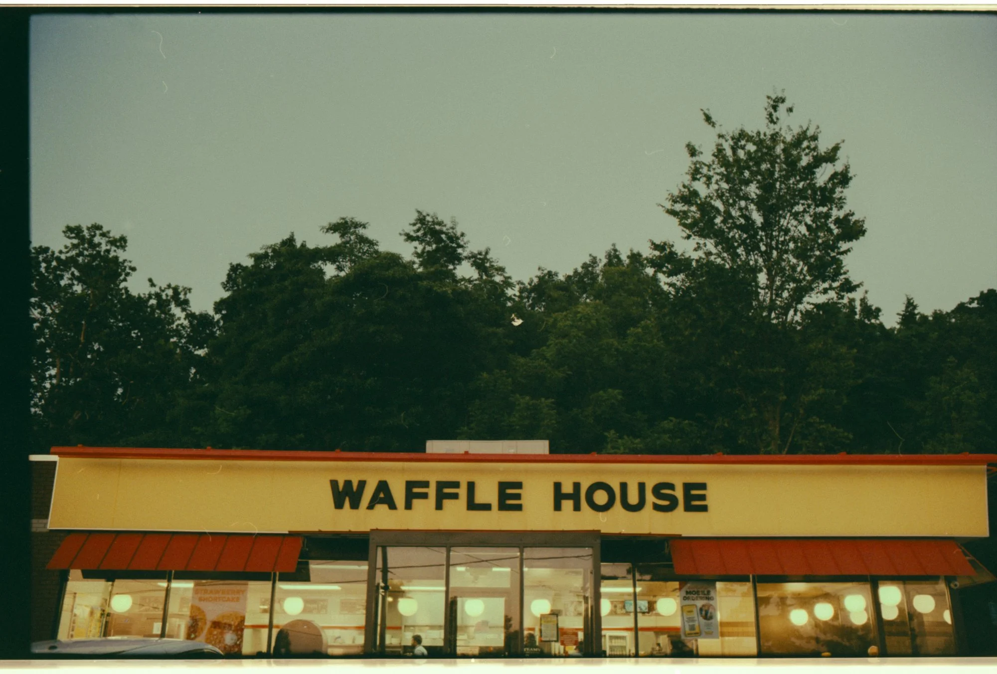 WaffleHouse-13421148.jpg