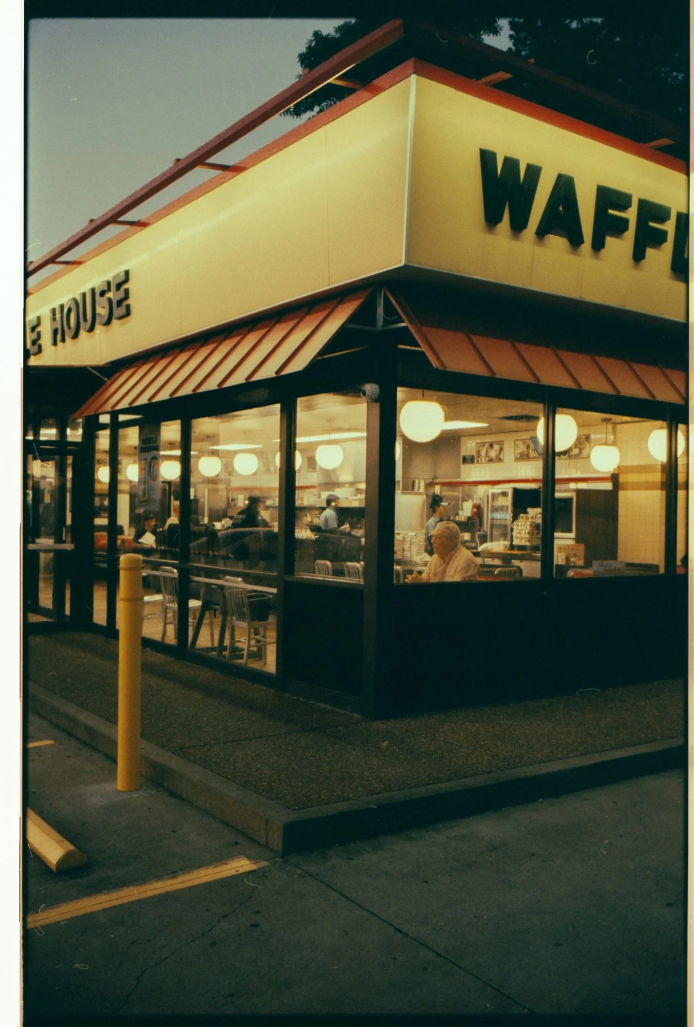 WaffleHouse-13451051.jpg