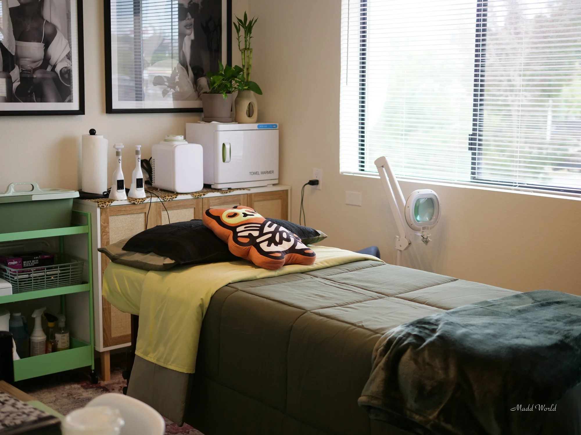 Bed in Diva's Beauty Den treatment room