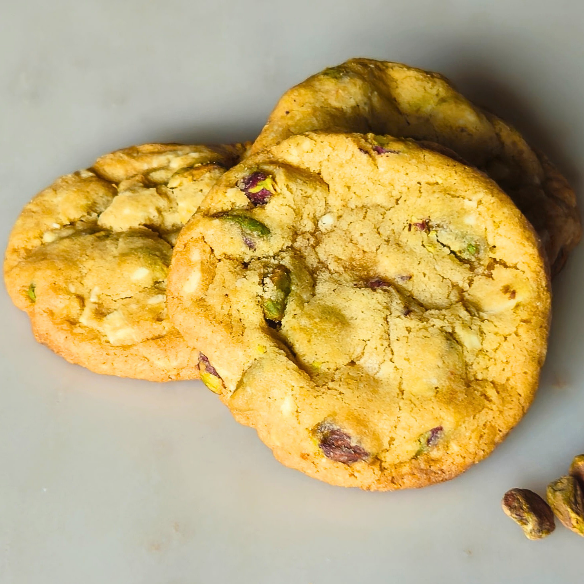 pistachio white chocolate v2.png