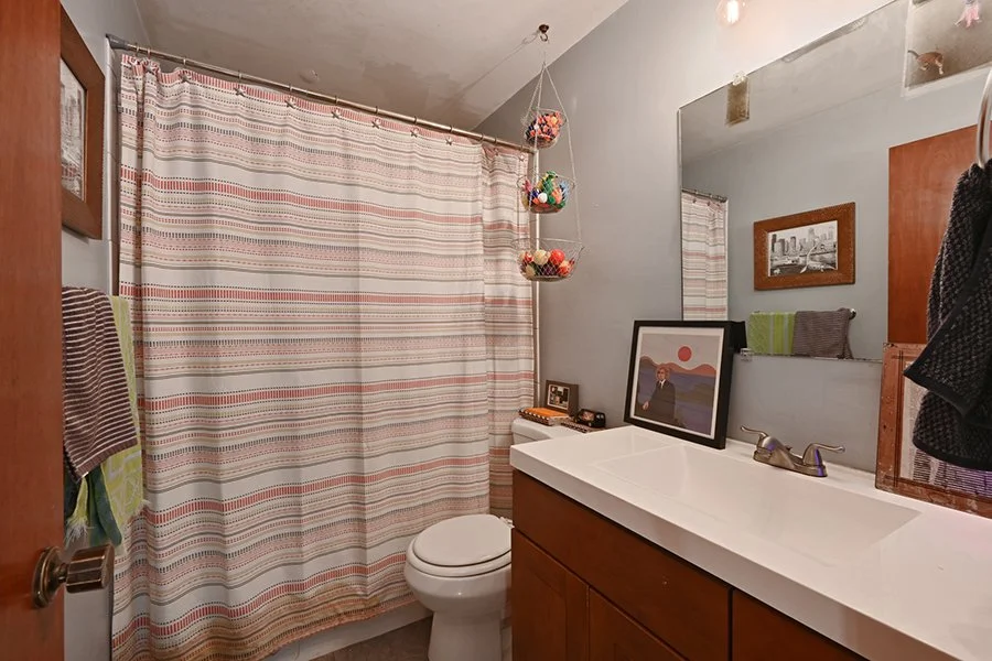 LL-Bathroom2.jpg