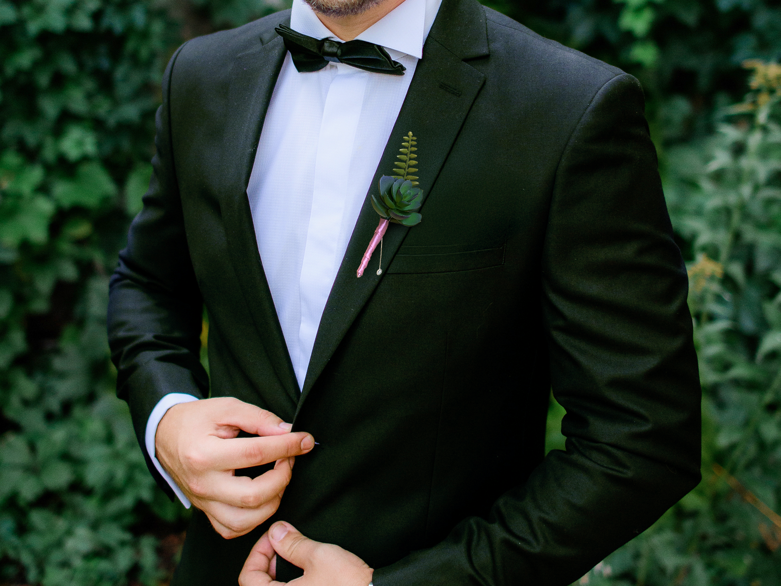 Succulent Groomsman Bout.png