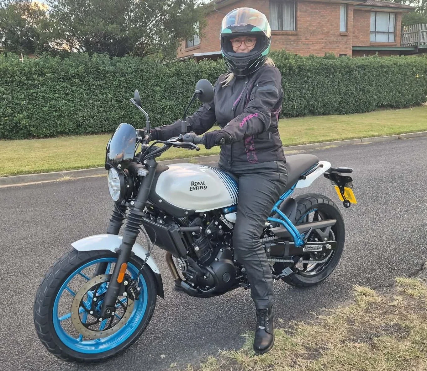 Royal Enfield Guerrilla 450