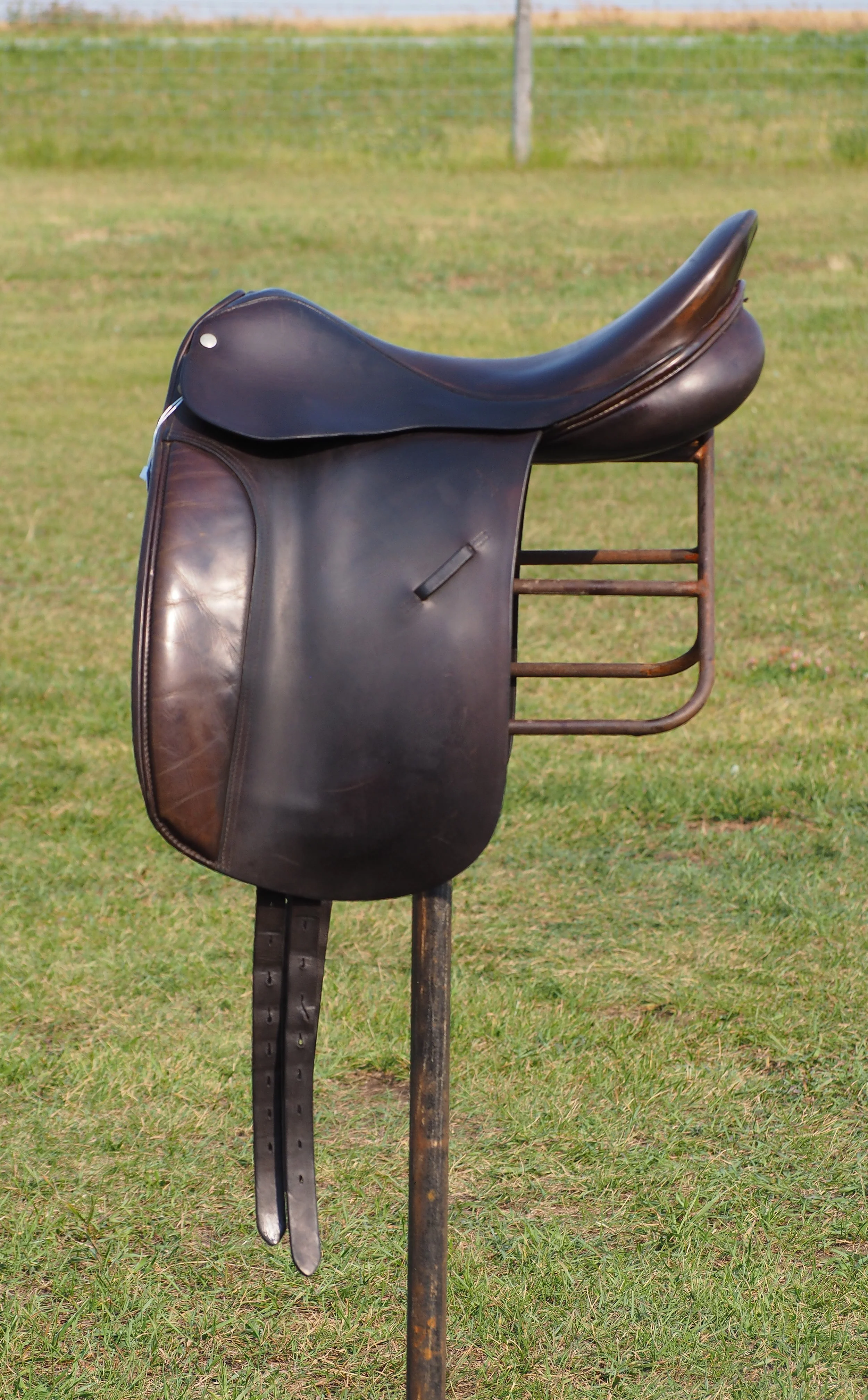 Lovatt & Ricketts Dressage Saddle