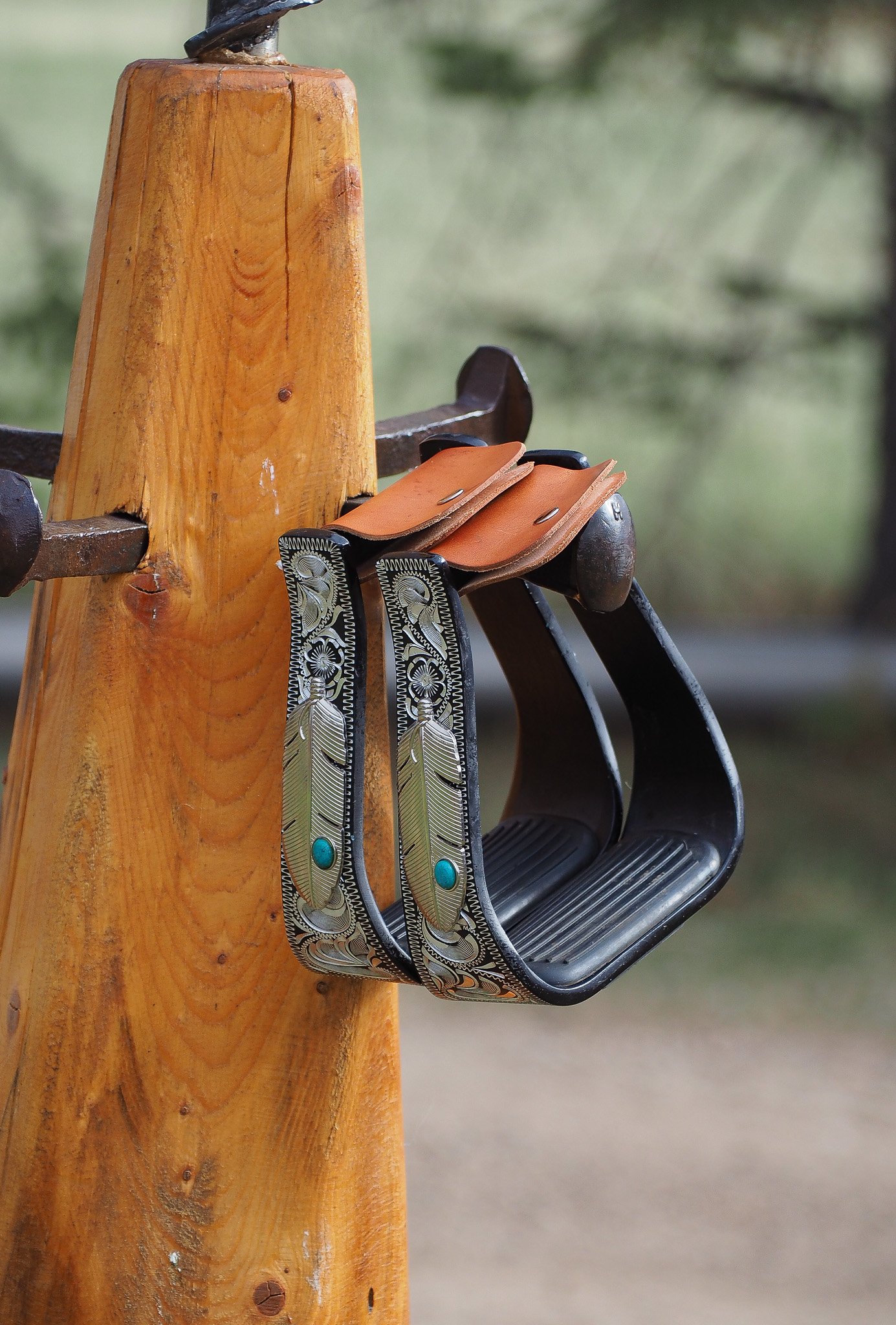 Feather Engraved Aluminum Stirrups