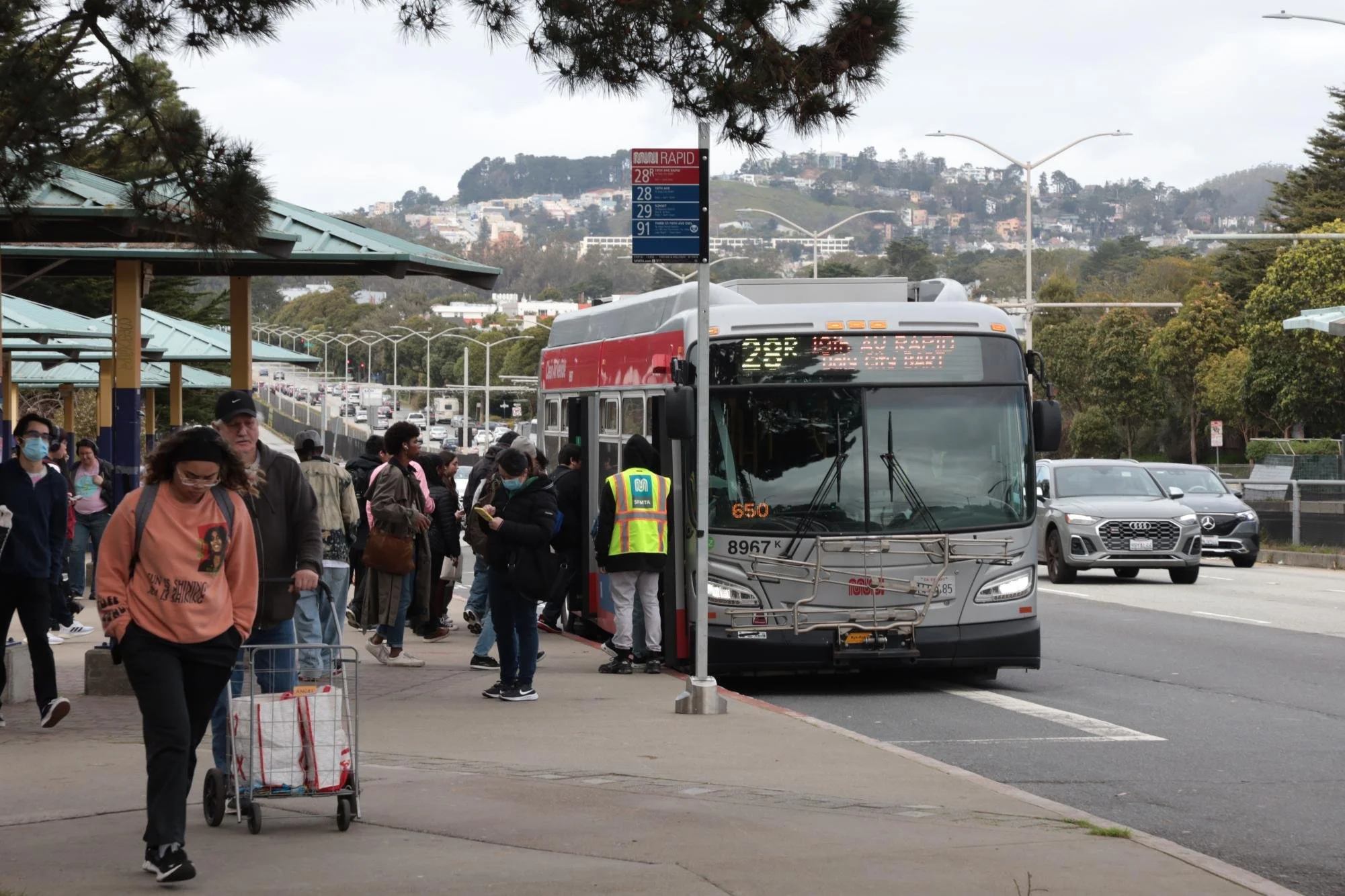 Packed buses already affecting SFSU commuters ahead of proposed Muni service reductions